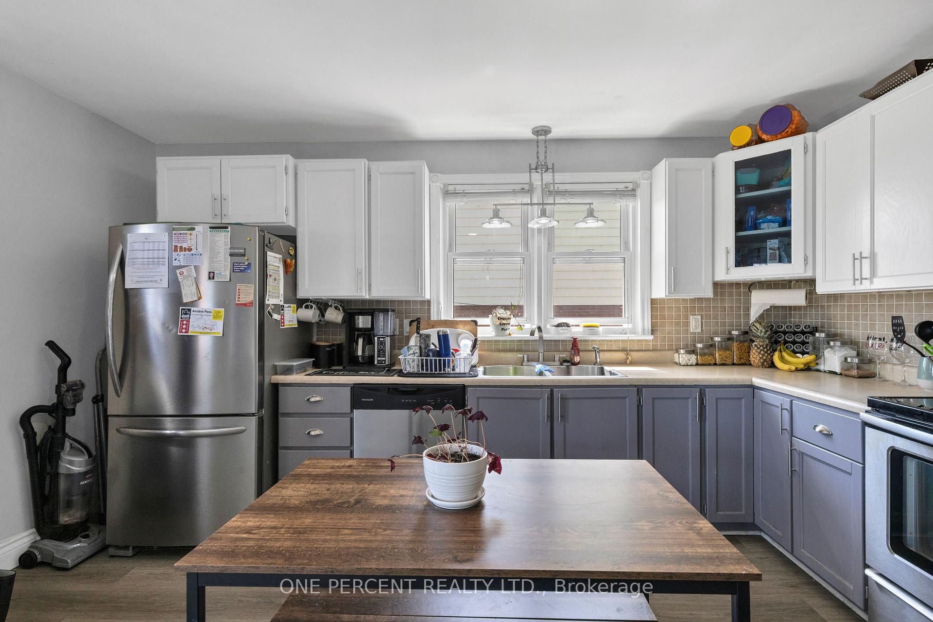 Photo 5 of 1428 Simcoe Street S, Oshawa, Lakeview — HOMEH