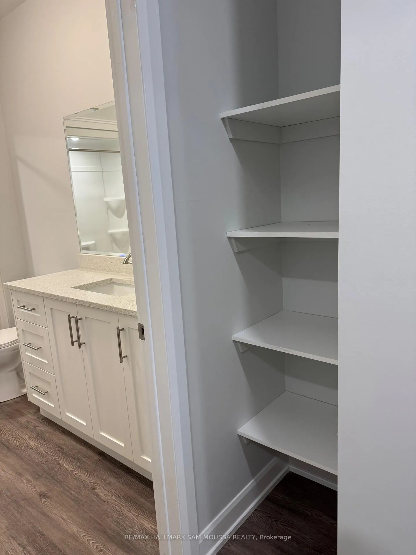 Photo 4 of Unit 4, 39 Senators Gate Drive, Perth — HOMEH