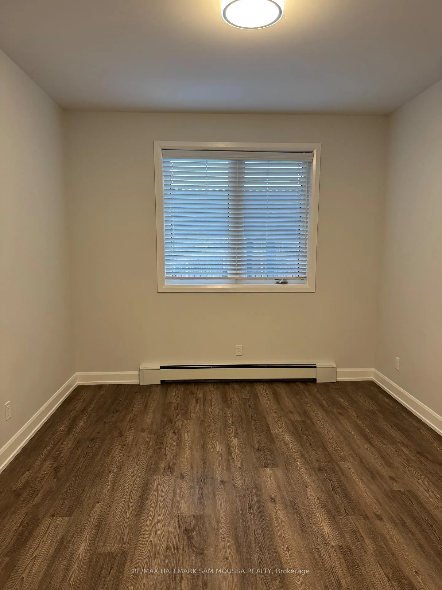 Photo 6 of Unit 4, 39 Senators Gate Drive, Perth — HOMEH