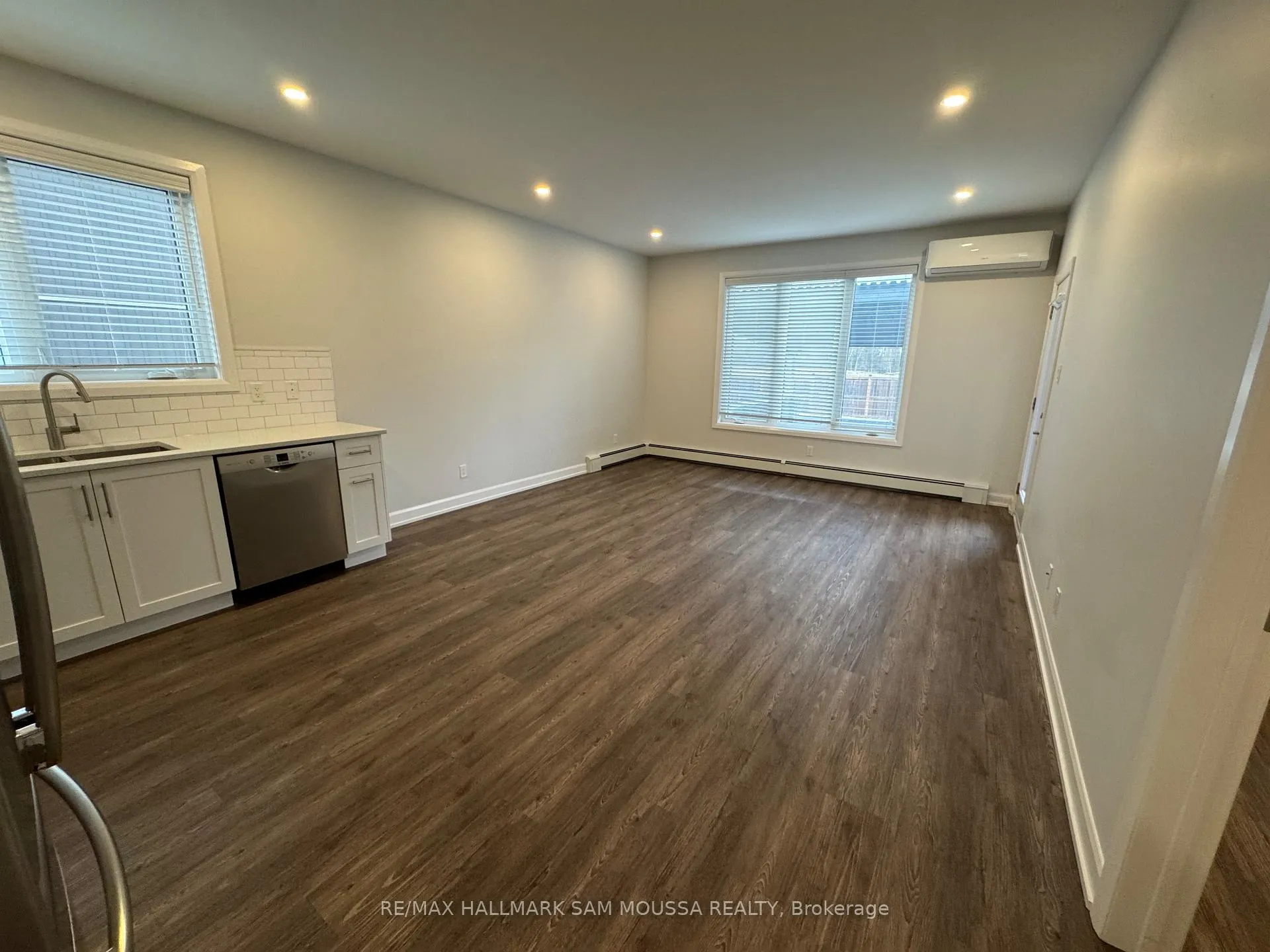 Photo 9 of Unit 4, 39 Senators Gate Drive, Perth — HOMEH