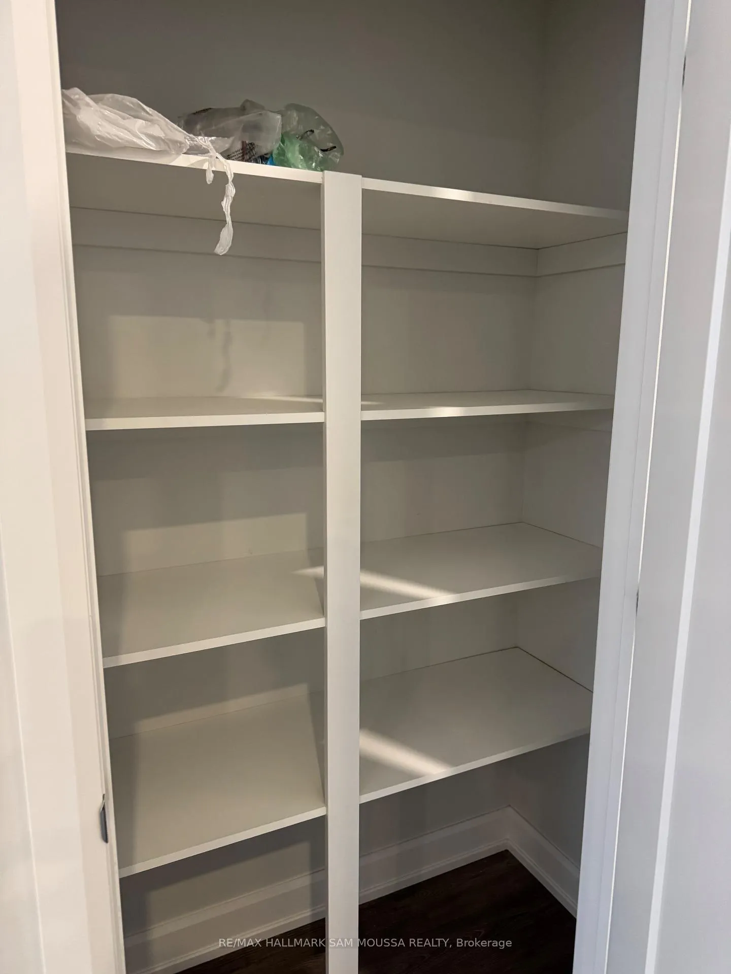 Photo 10 of Unit 4, 39 Senators Gate Drive, Perth — HOMEH