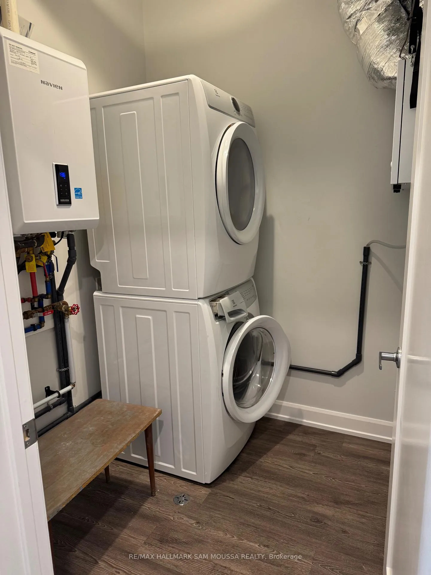 Photo 12 of Unit 4, 39 Senators Gate Drive, Perth — HOMEH