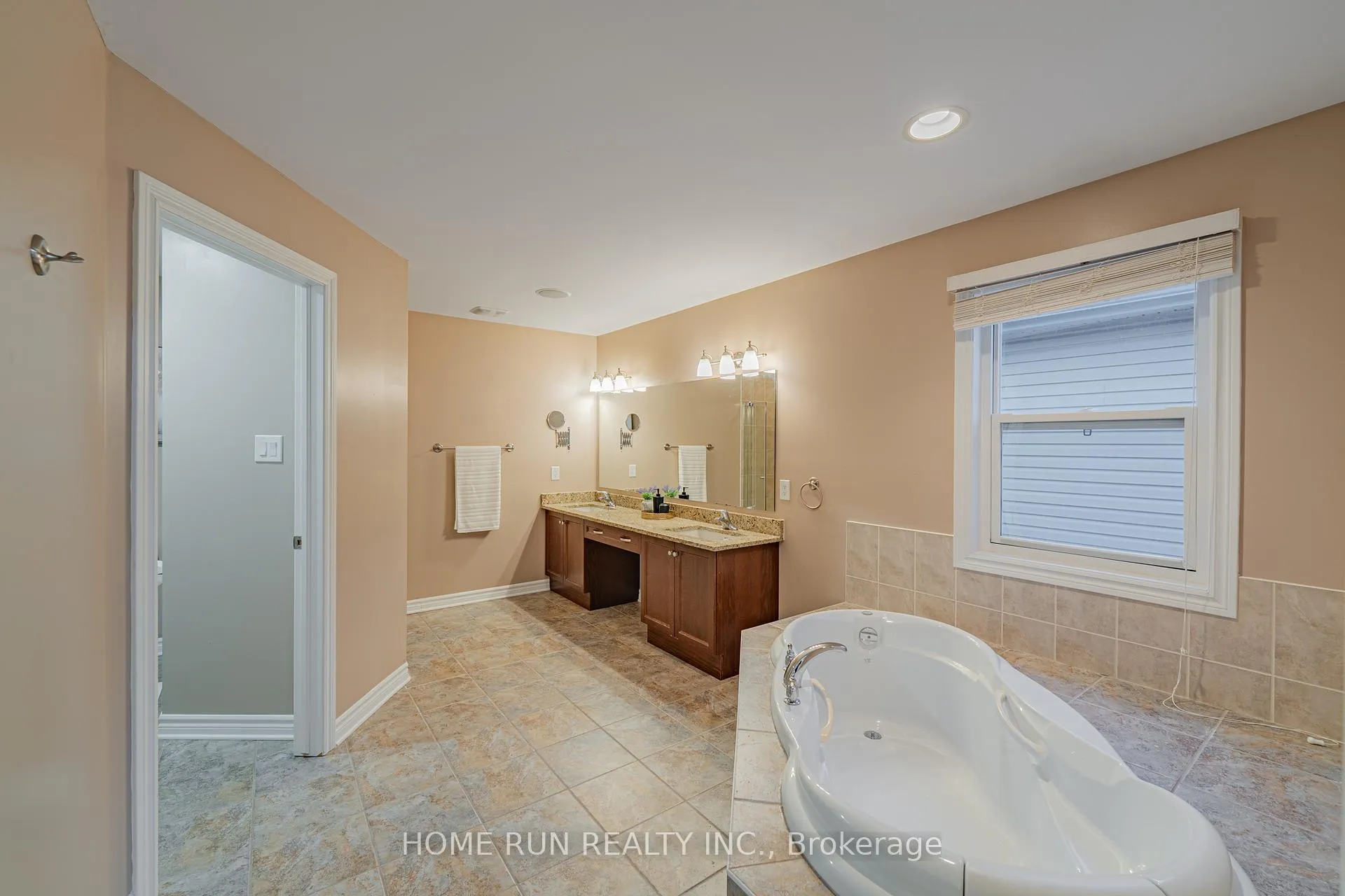 Photo 36 of 405 Tartaruga Lane, Ottawa, Barrhaven - Cedargrove/Fraserdale — HOMEH