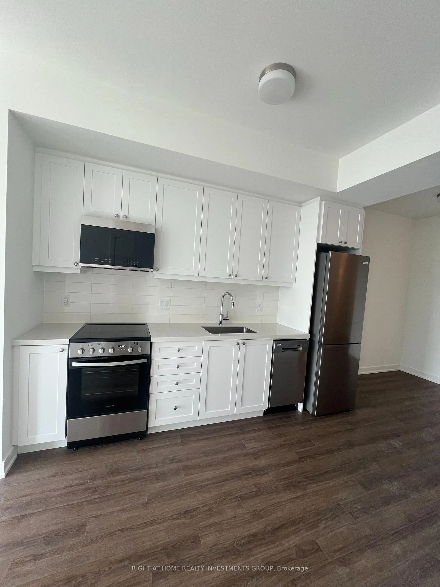 Photo 5 of Unit 804, 51 Clarington Boulevard, Clarington, Bowmanville — HOMEH