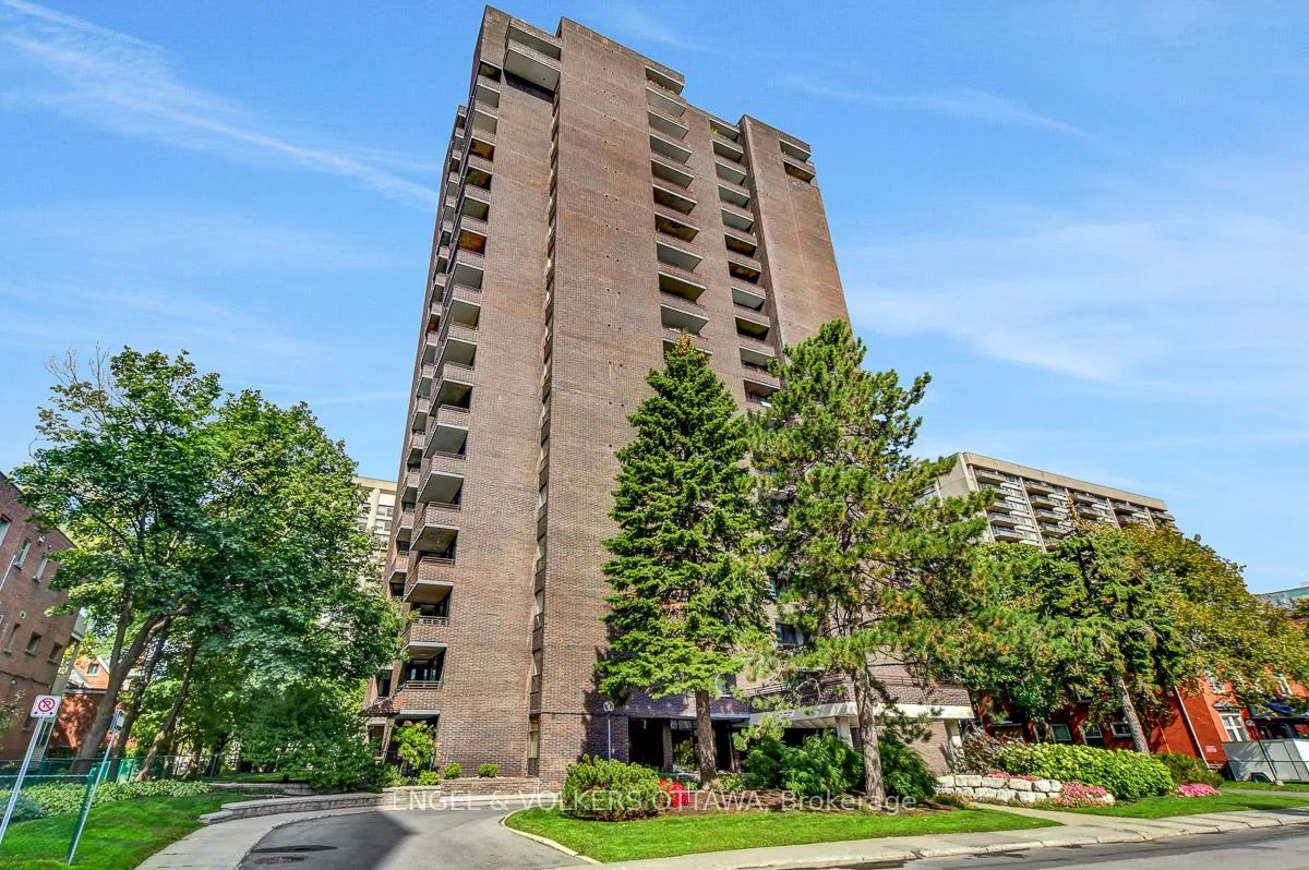 Front of Unit 204, 71 Somerset Street W