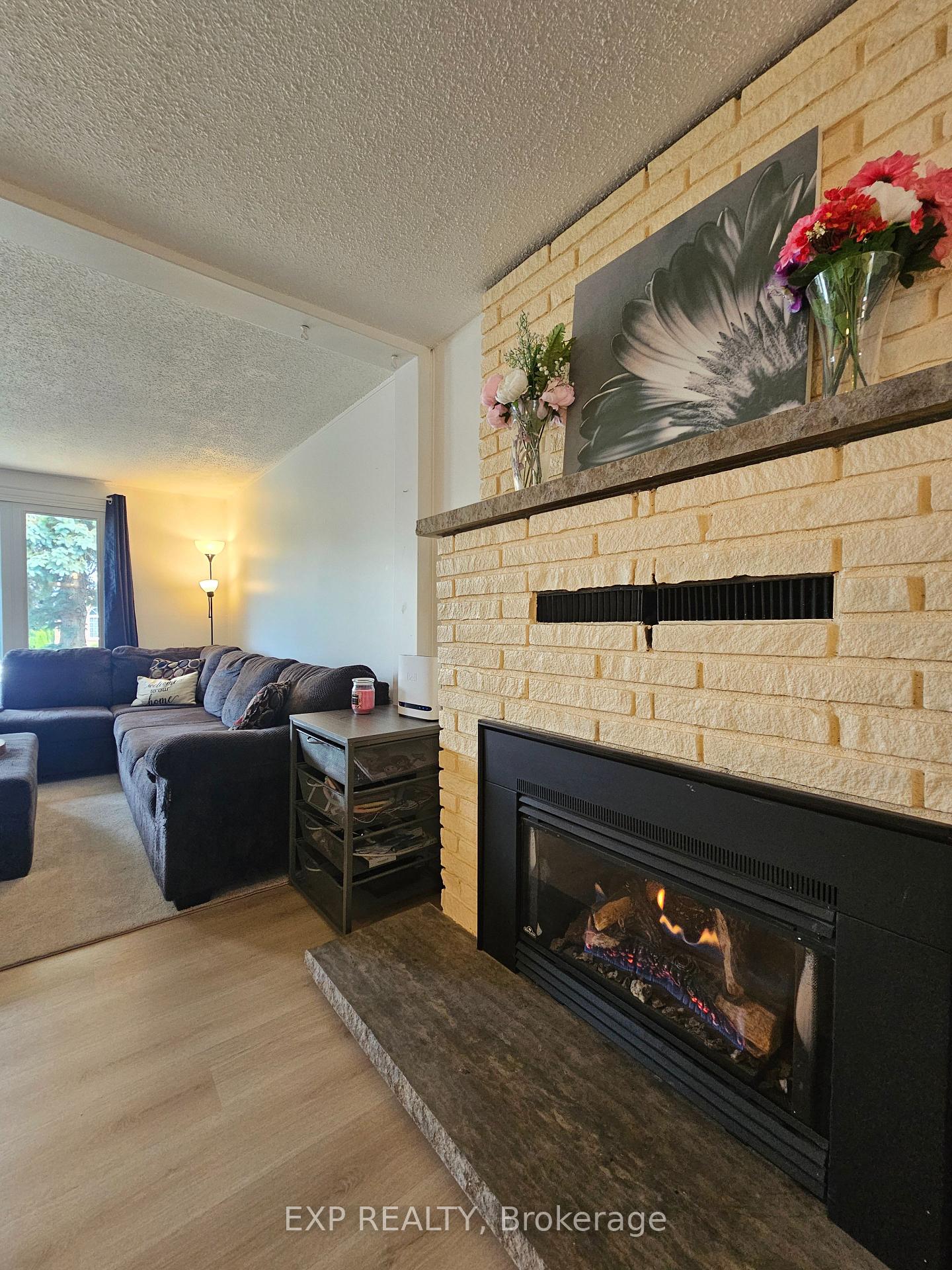 Photo 5 of 441 Queen Street, North Dundas, Winchester — HOMEH