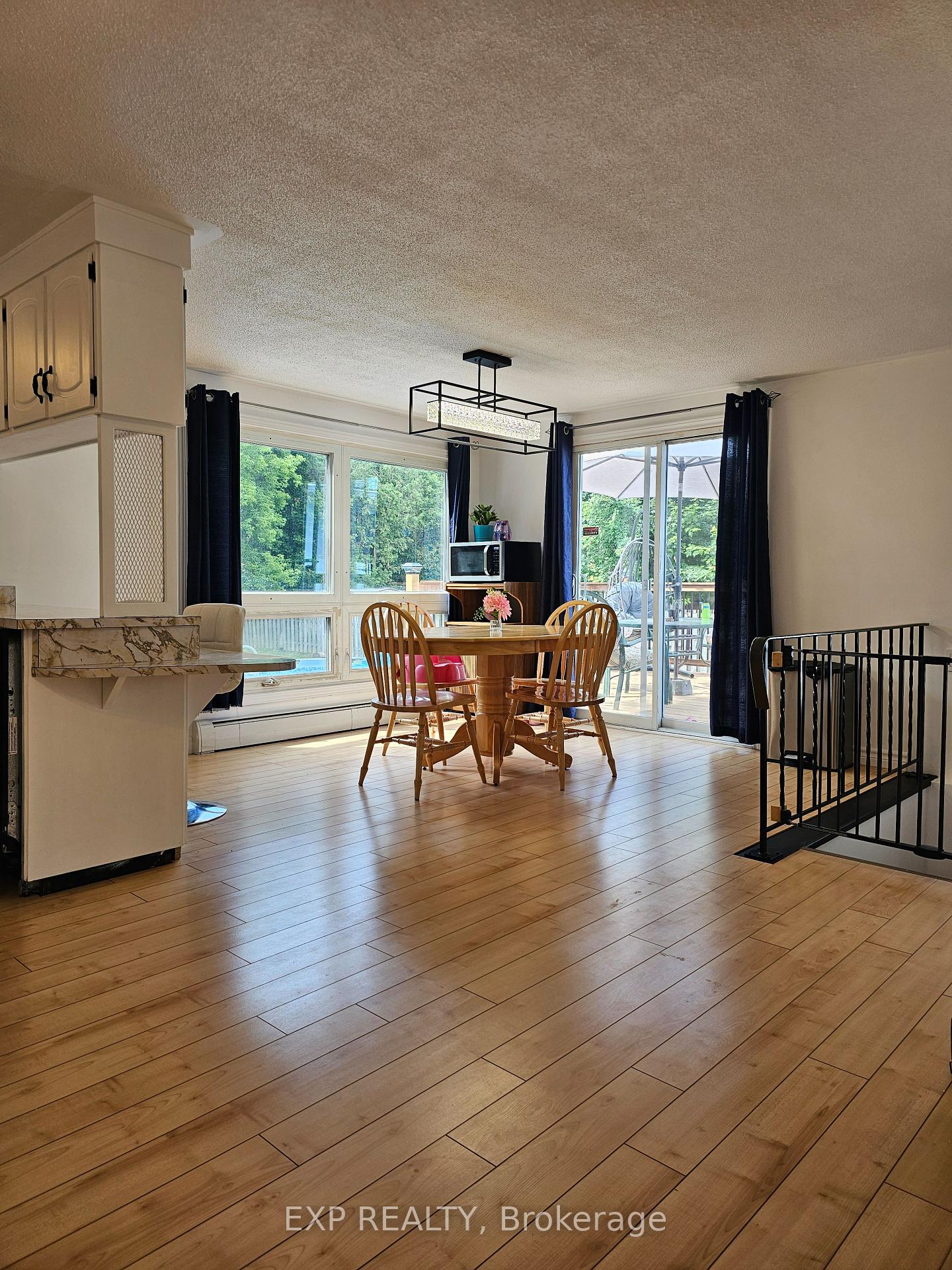 Photo 9 of 441 Queen Street, North Dundas, Winchester — HOMEH