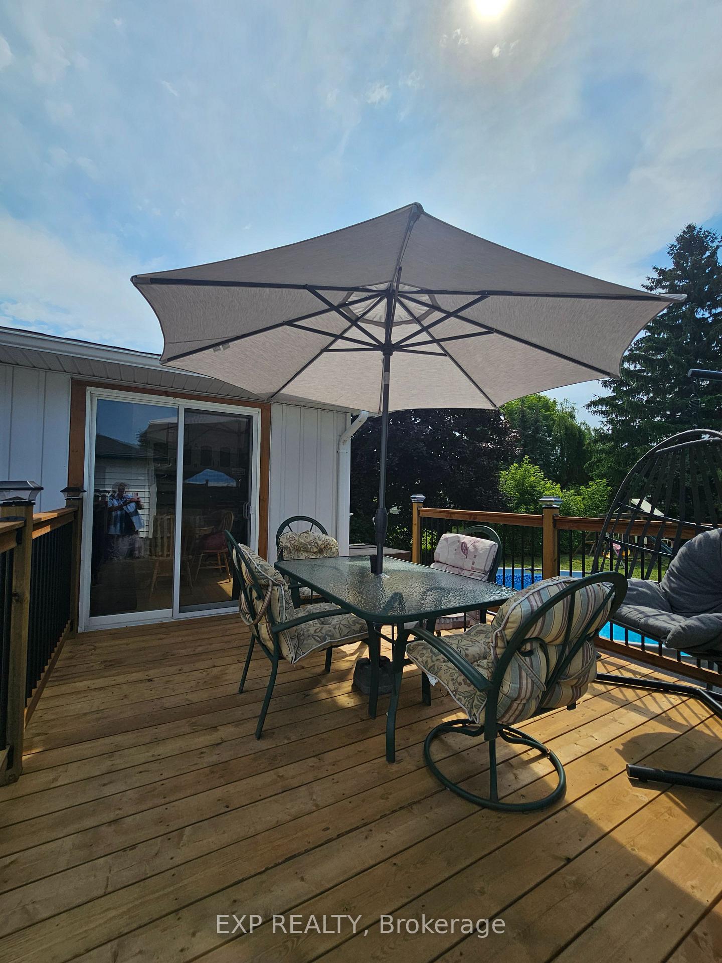 Photo 16 of 441 Queen Street, North Dundas, Winchester — HOMEH