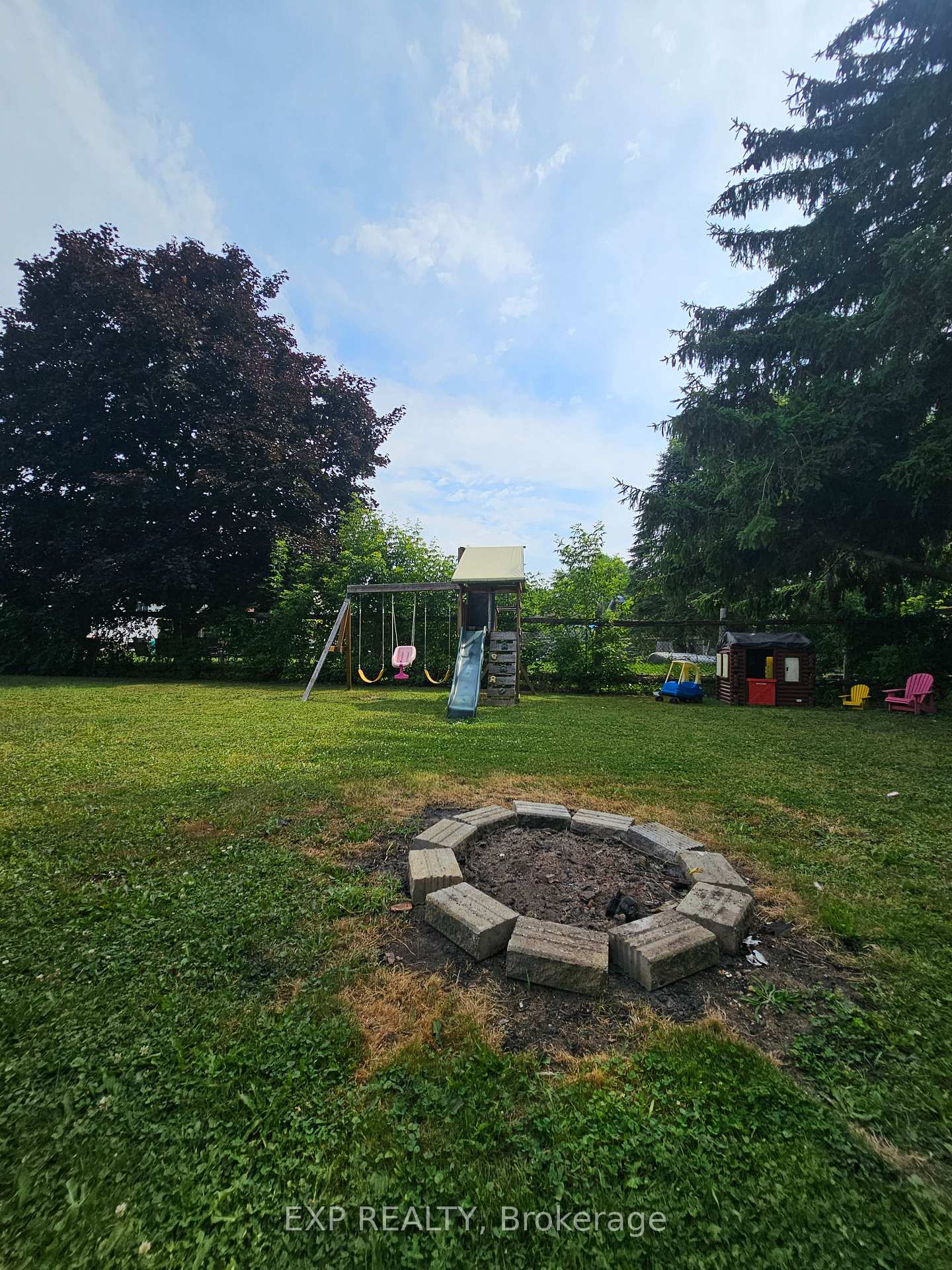 Photo 19 of 441 Queen Street, North Dundas, Winchester — HOMEH