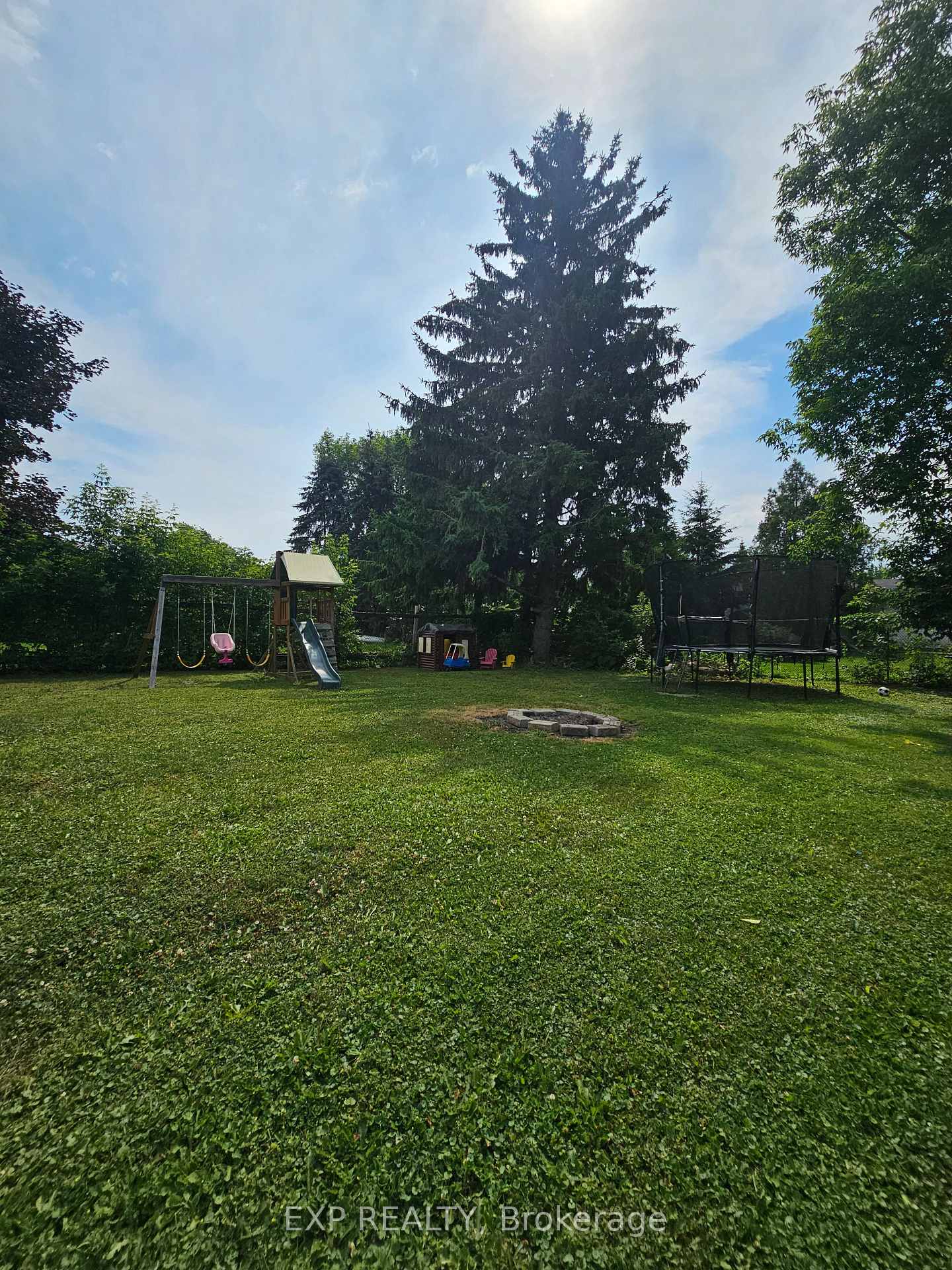 Photo 21 of 441 Queen Street, North Dundas, Winchester — HOMEH
