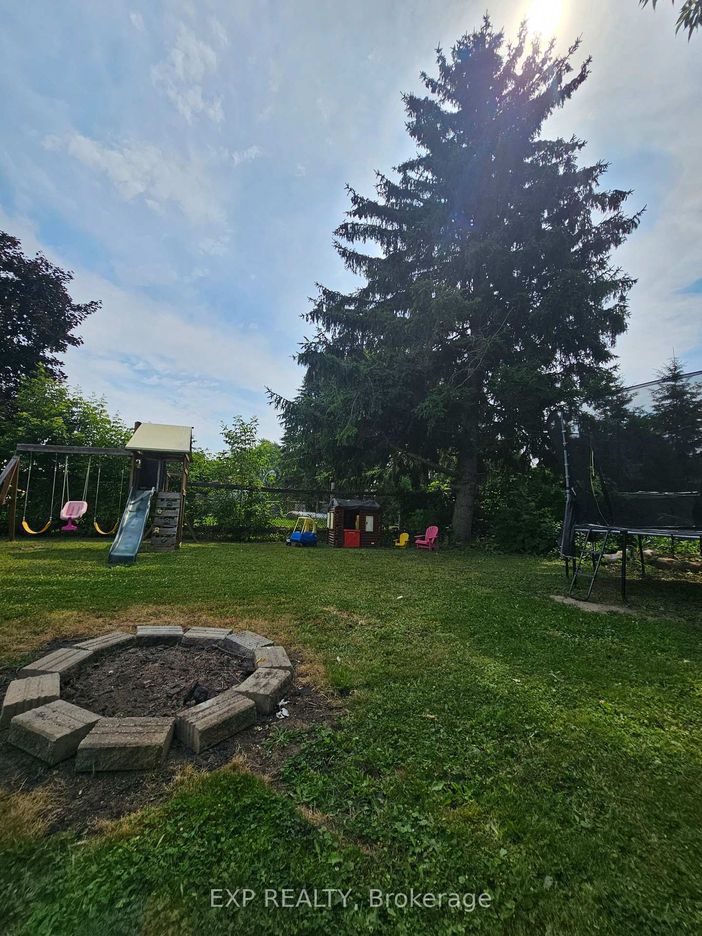 Photo 22 of 441 Queen Street, North Dundas, Winchester — HOMEH