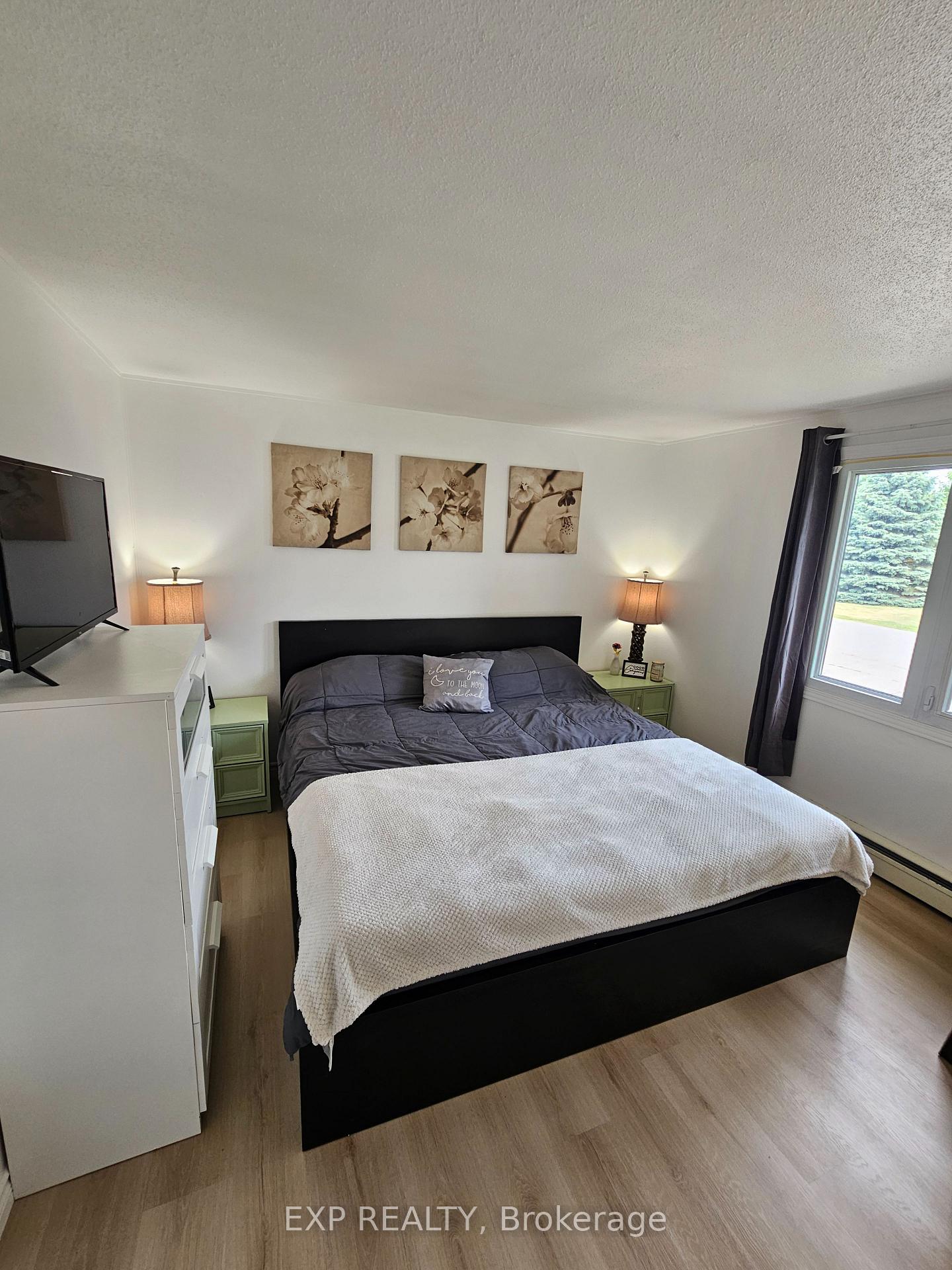 Photo 28 of 441 Queen Street, North Dundas, Winchester — HOMEH