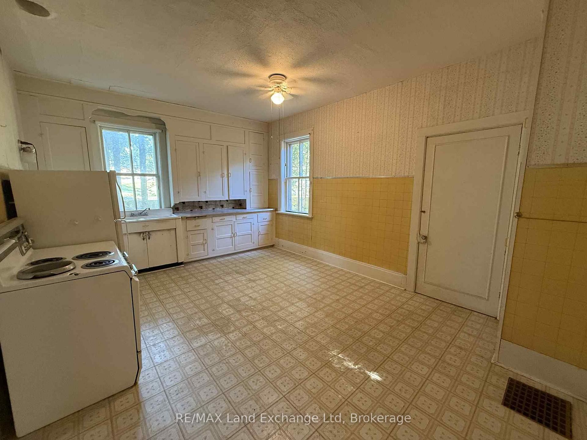 Photo 7 of 66 Diagonal Road, North Huron, Wingham — HOMEH