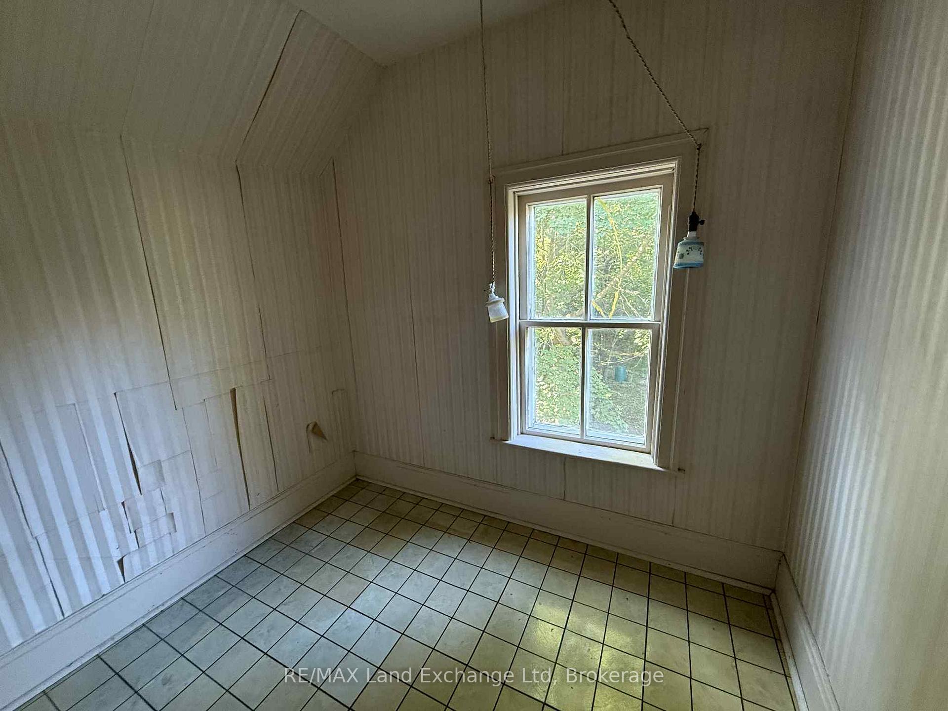 Photo 14 of 66 Diagonal Road, North Huron, Wingham — HOMEH