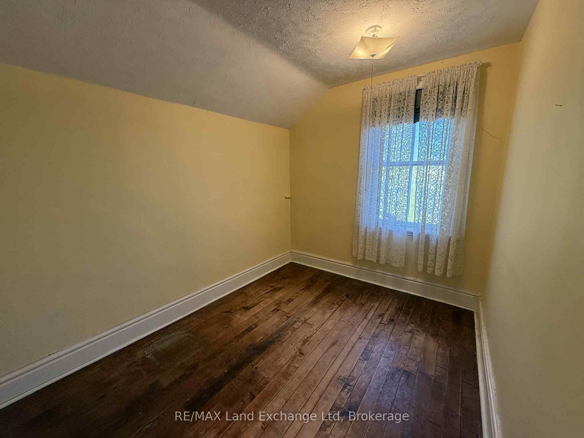 Photo 21 of 66 Diagonal Road, North Huron, Wingham — HOMEH