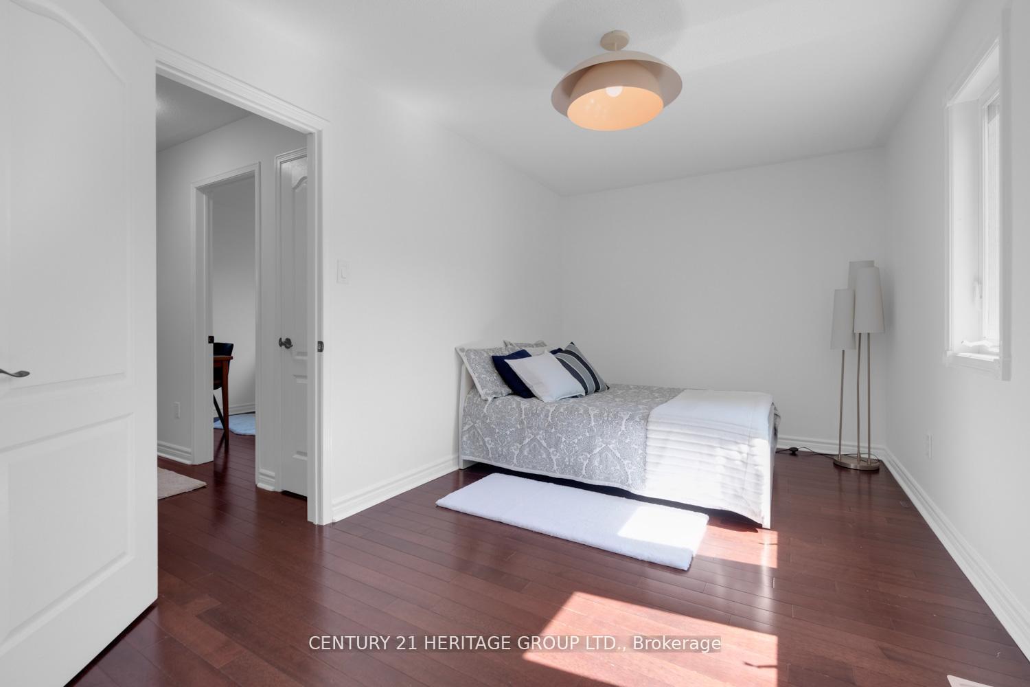 Photo 22 of 431 Carruthers Avenue, Newmarket, Summerhill Estates — HOMEH