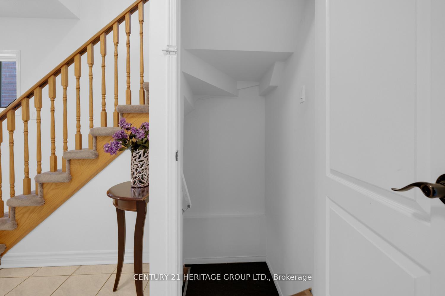 Photo 30 of 431 Carruthers Avenue, Newmarket, Summerhill Estates — HOMEH