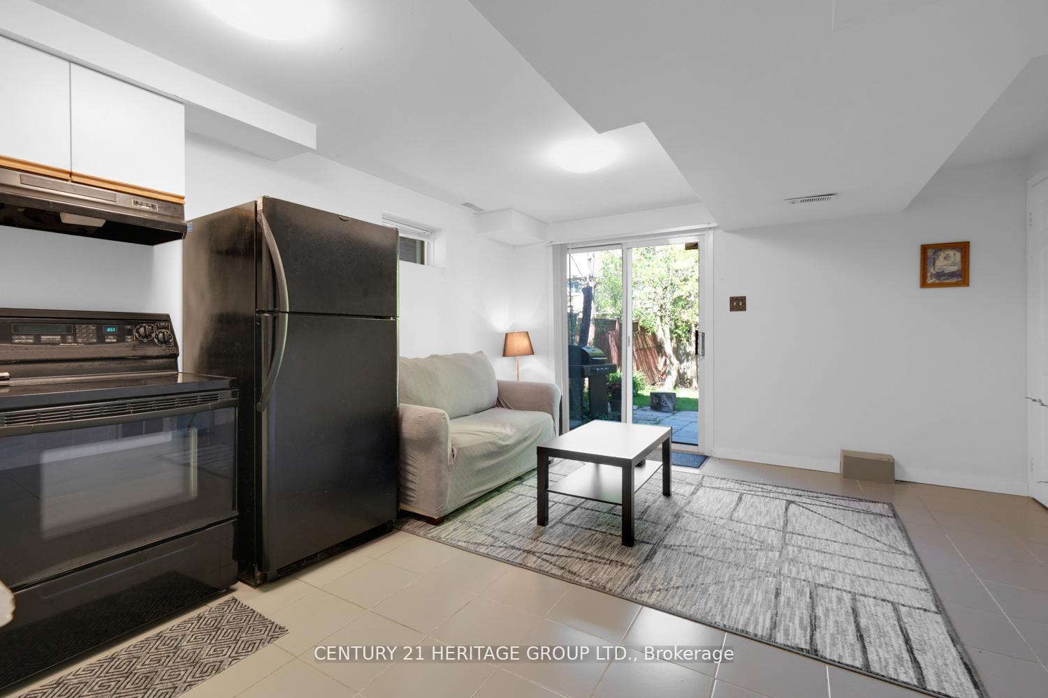 Photo 32 of 431 Carruthers Avenue, Newmarket, Summerhill Estates — HOMEH