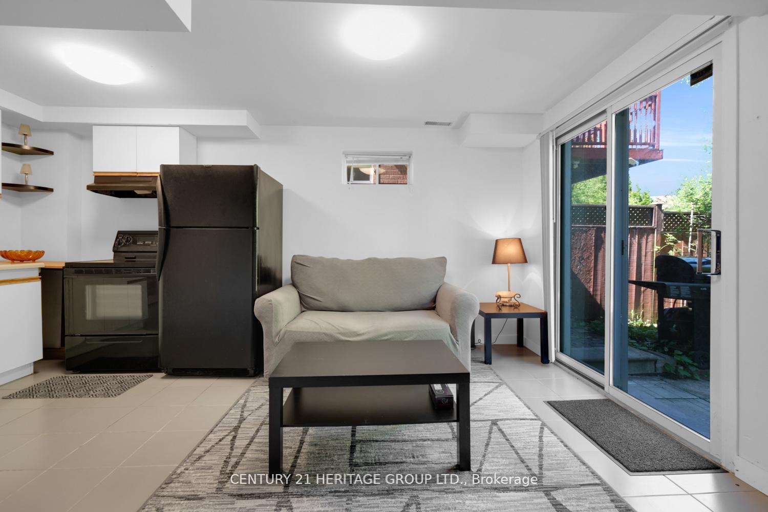 Photo 34 of 431 Carruthers Avenue, Newmarket, Summerhill Estates — HOMEH