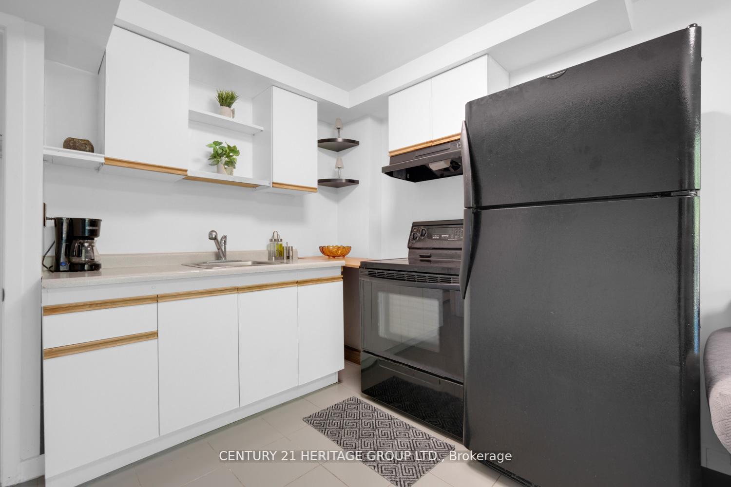 Photo 35 of 431 Carruthers Avenue, Newmarket, Summerhill Estates — HOMEH