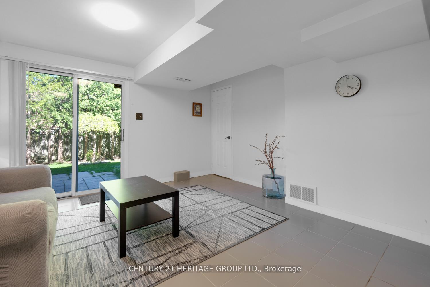 Photo 36 of 431 Carruthers Avenue, Newmarket, Summerhill Estates — HOMEH