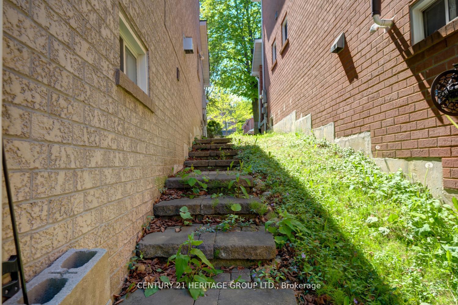 Photo 50 of 431 Carruthers Avenue, Newmarket, Summerhill Estates — HOMEH