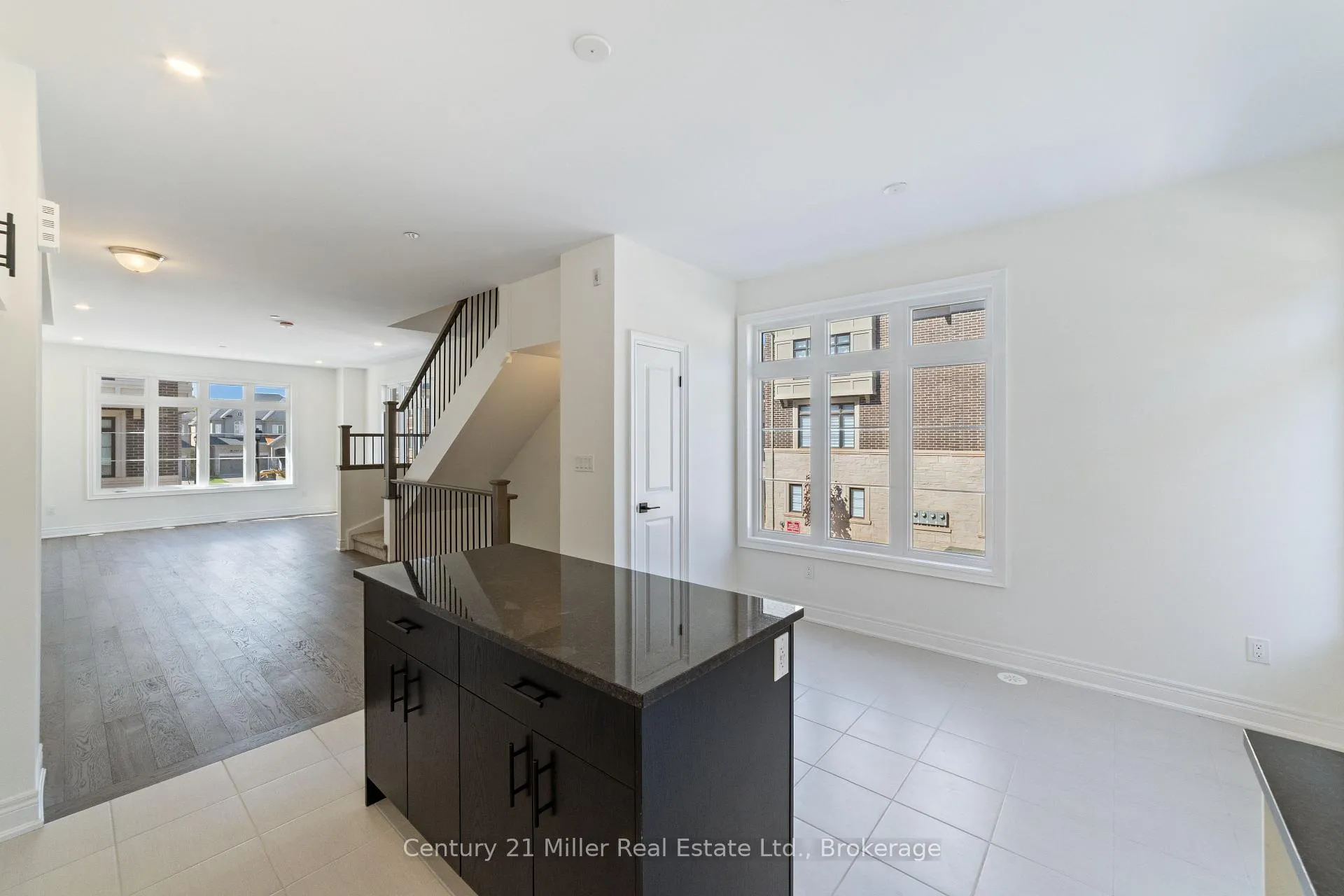 Photo 7 of Unit 48, 2140 Trafalgar Road, Oakville, River Oaks — HOMEH