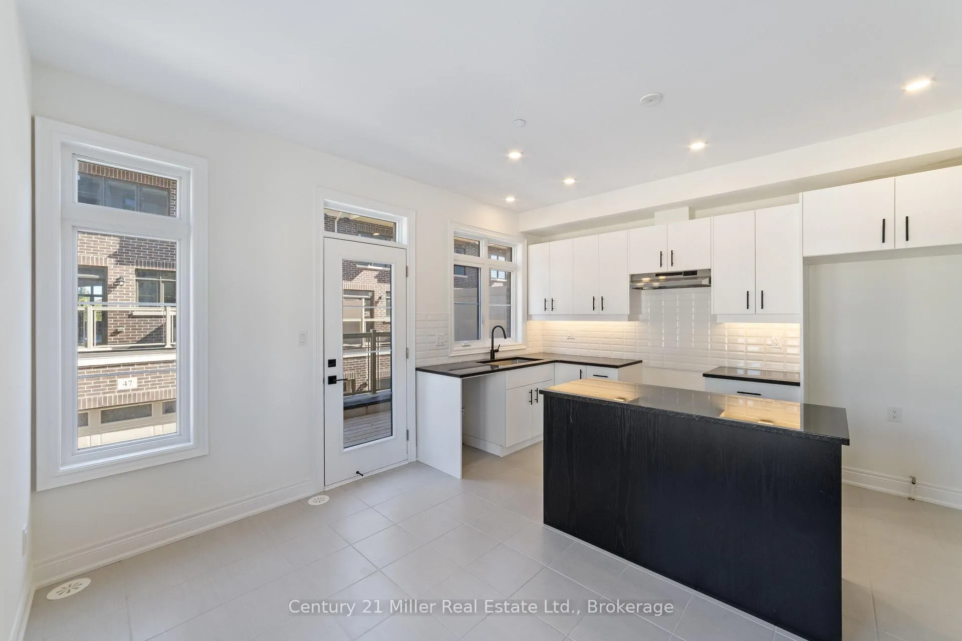 Photo 8 of Unit 48, 2140 Trafalgar Road, Oakville, River Oaks — HOMEH