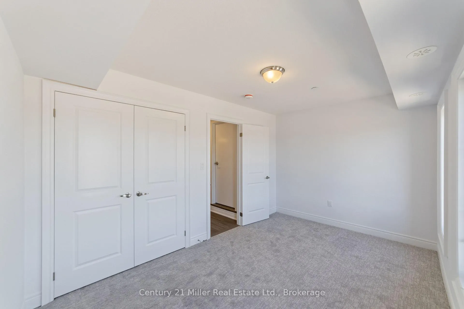 Photo 14 of Unit 48, 2140 Trafalgar Road, Oakville, River Oaks — HOMEH