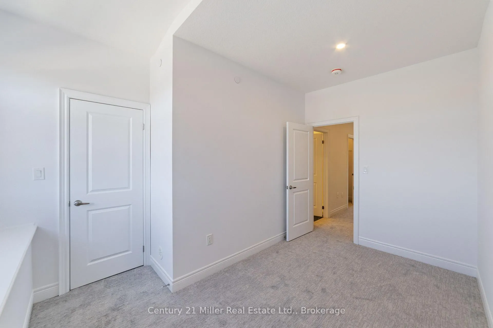 Photo 20 of Unit 48, 2140 Trafalgar Road, Oakville, River Oaks — HOMEH