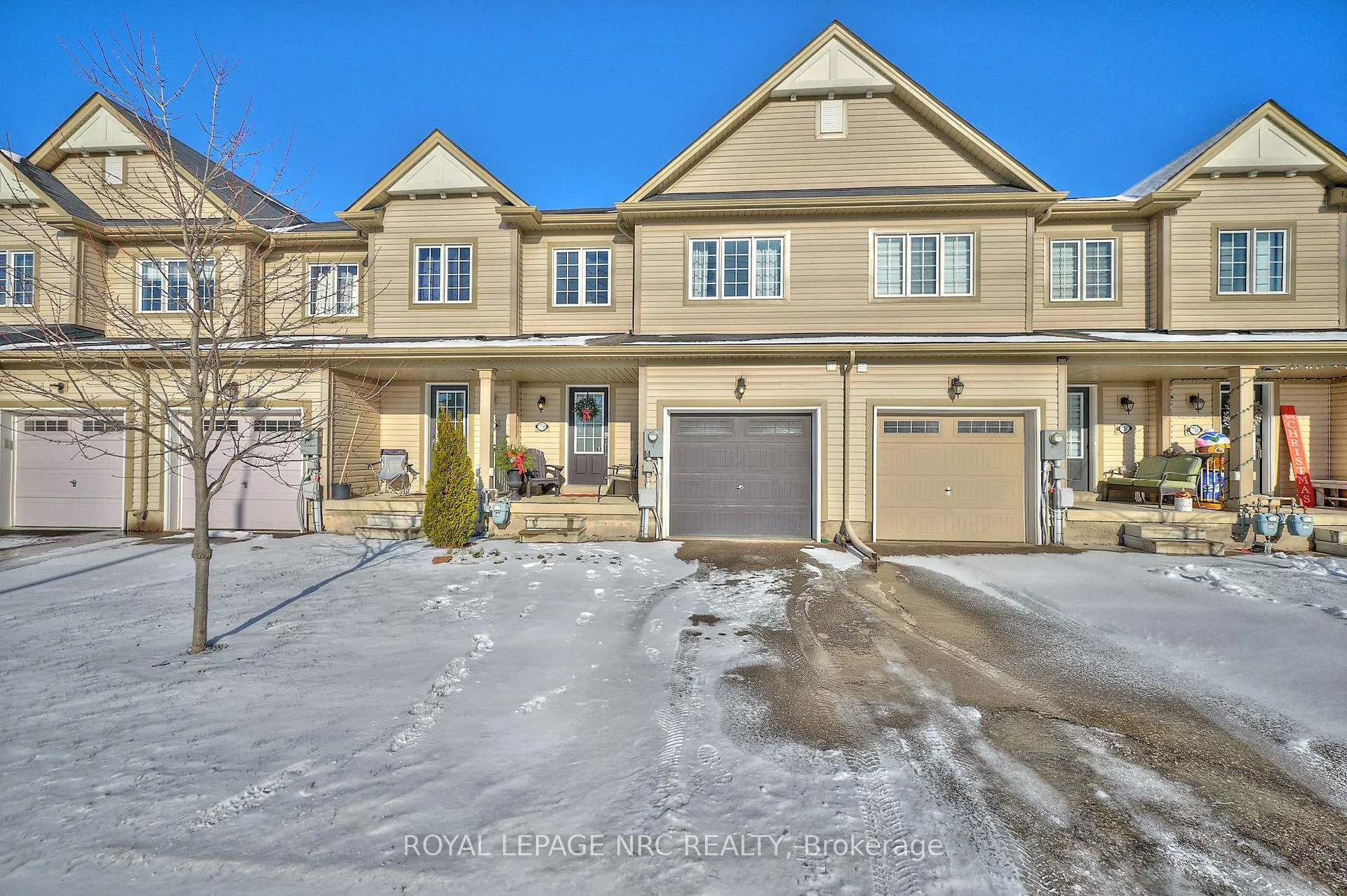 Photo 1 of 7759 White Pine Crescent, Niagara Falls, Brown — HOMEH