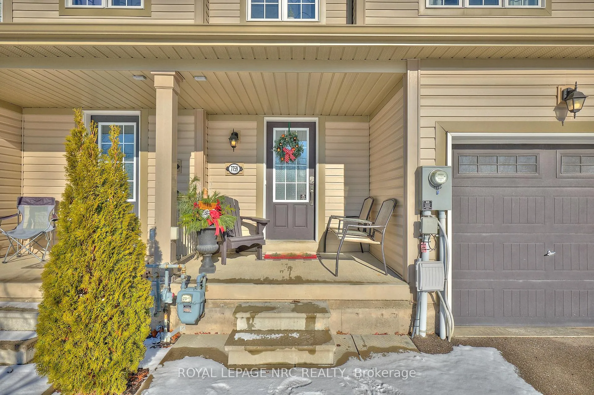 Photo 4 of 7759 White Pine Crescent, Niagara Falls, Brown — HOMEH