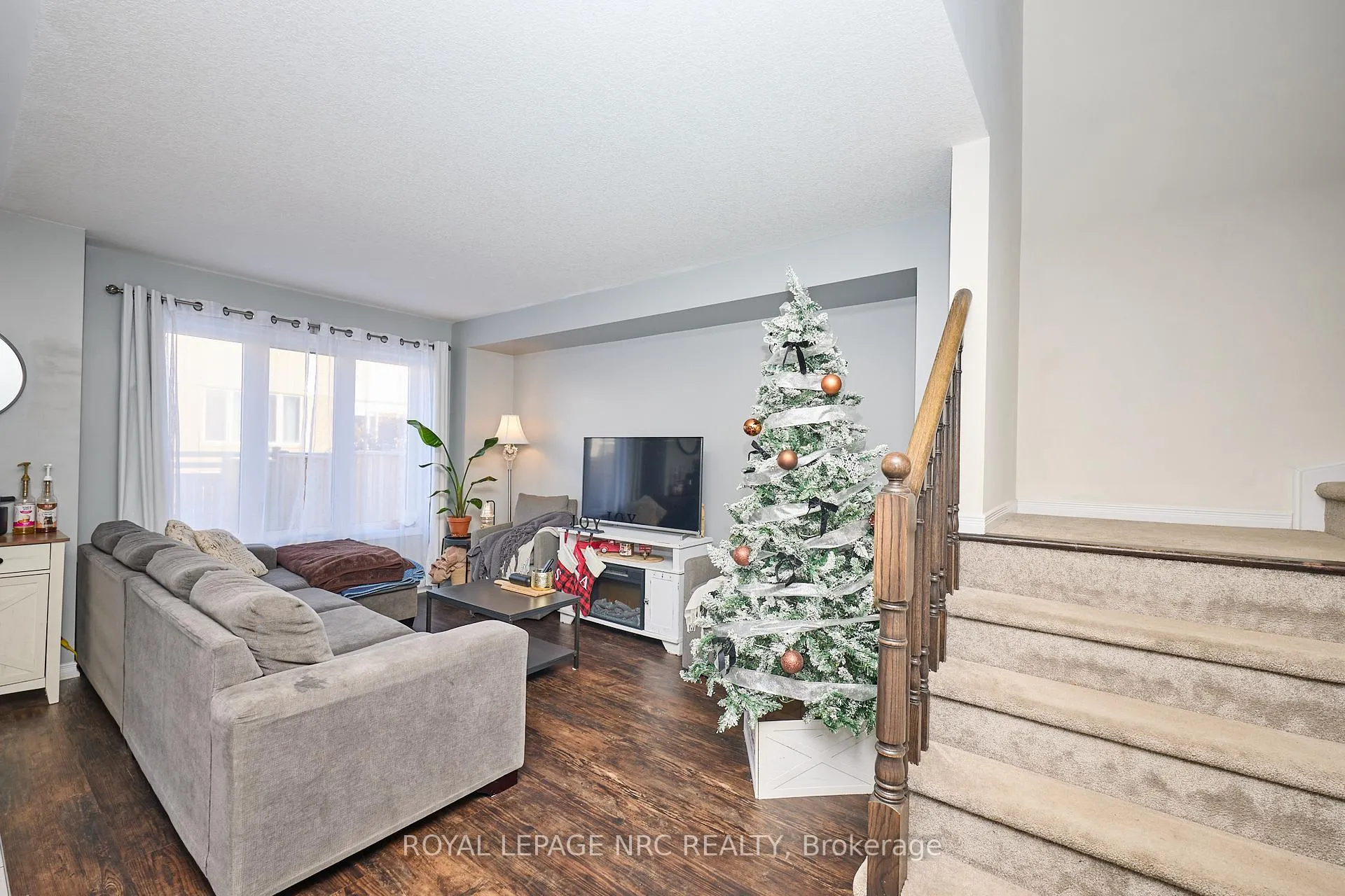 Photo 9 of 7759 White Pine Crescent, Niagara Falls, Brown — HOMEH