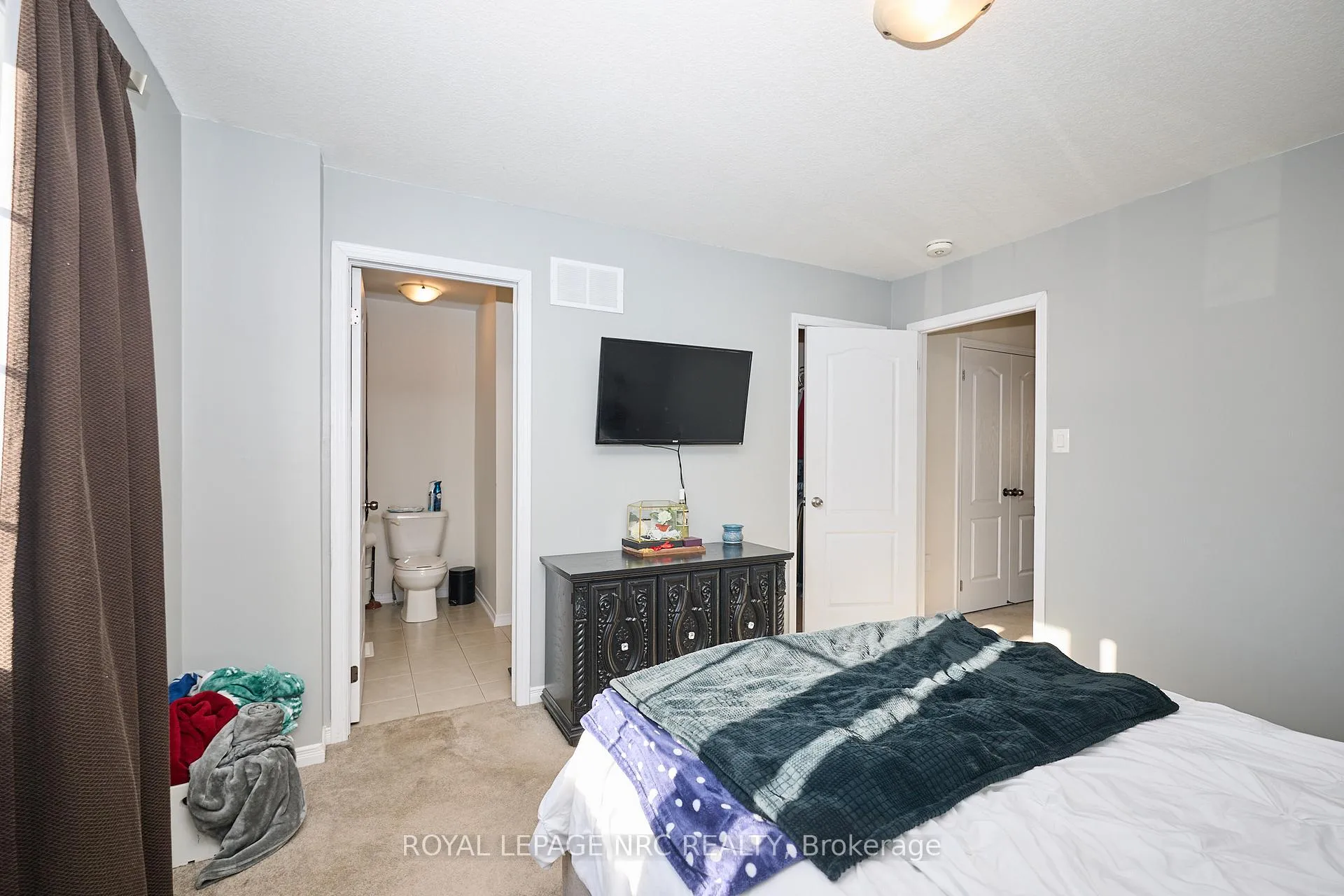 Photo 16 of 7759 White Pine Crescent, Niagara Falls, Brown — HOMEH