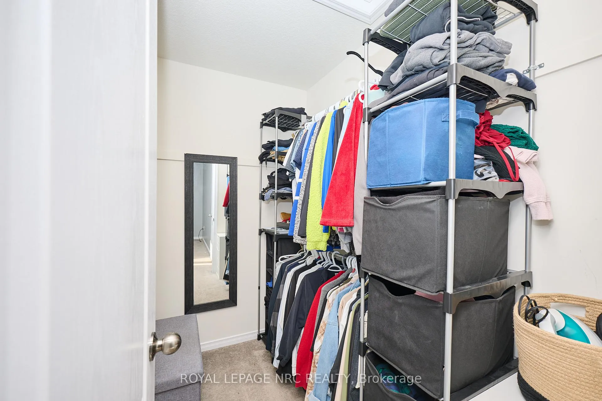 Photo 17 of 7759 White Pine Crescent, Niagara Falls, Brown — HOMEH
