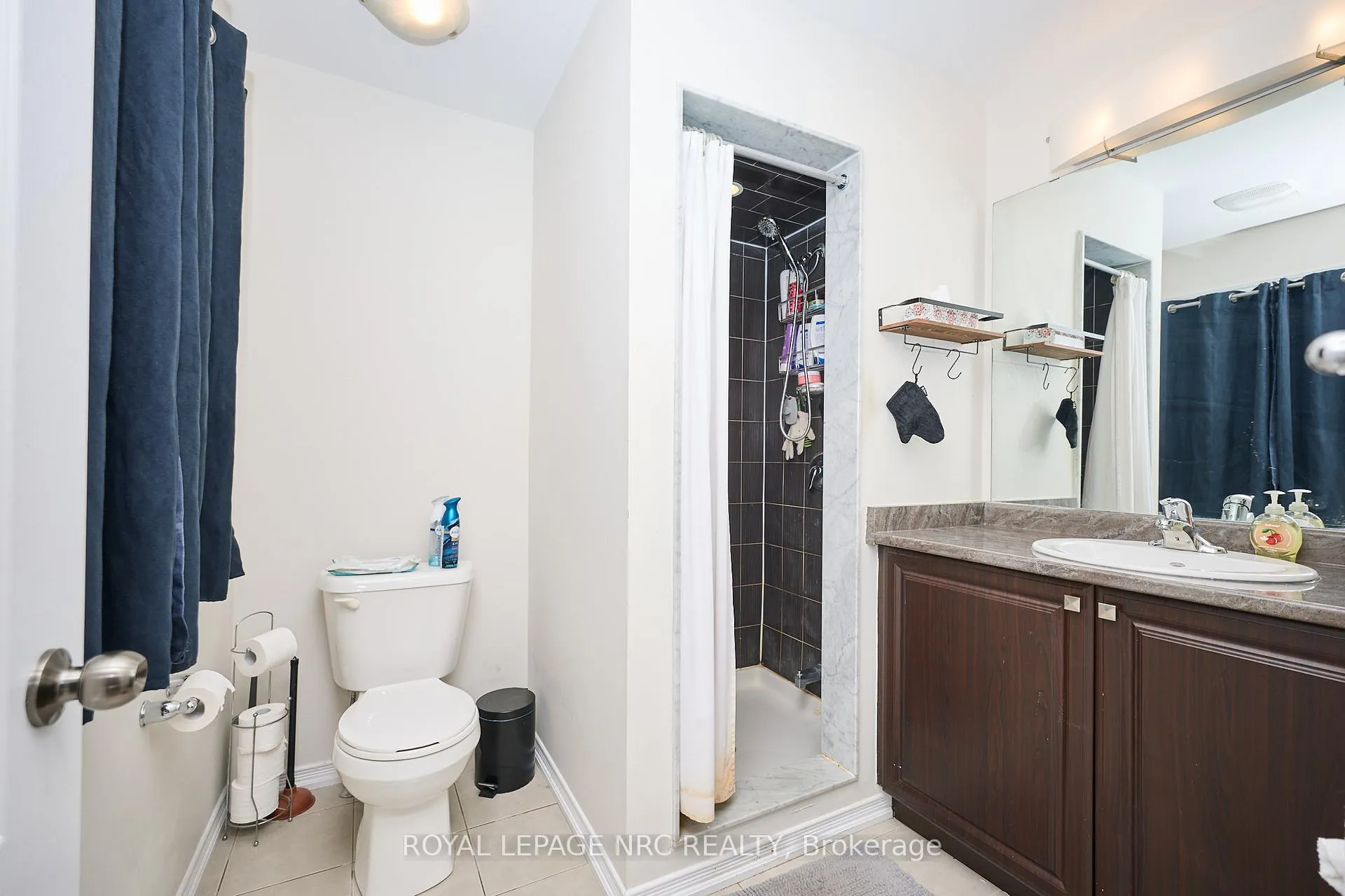 Photo 18 of 7759 White Pine Crescent, Niagara Falls, Brown — HOMEH