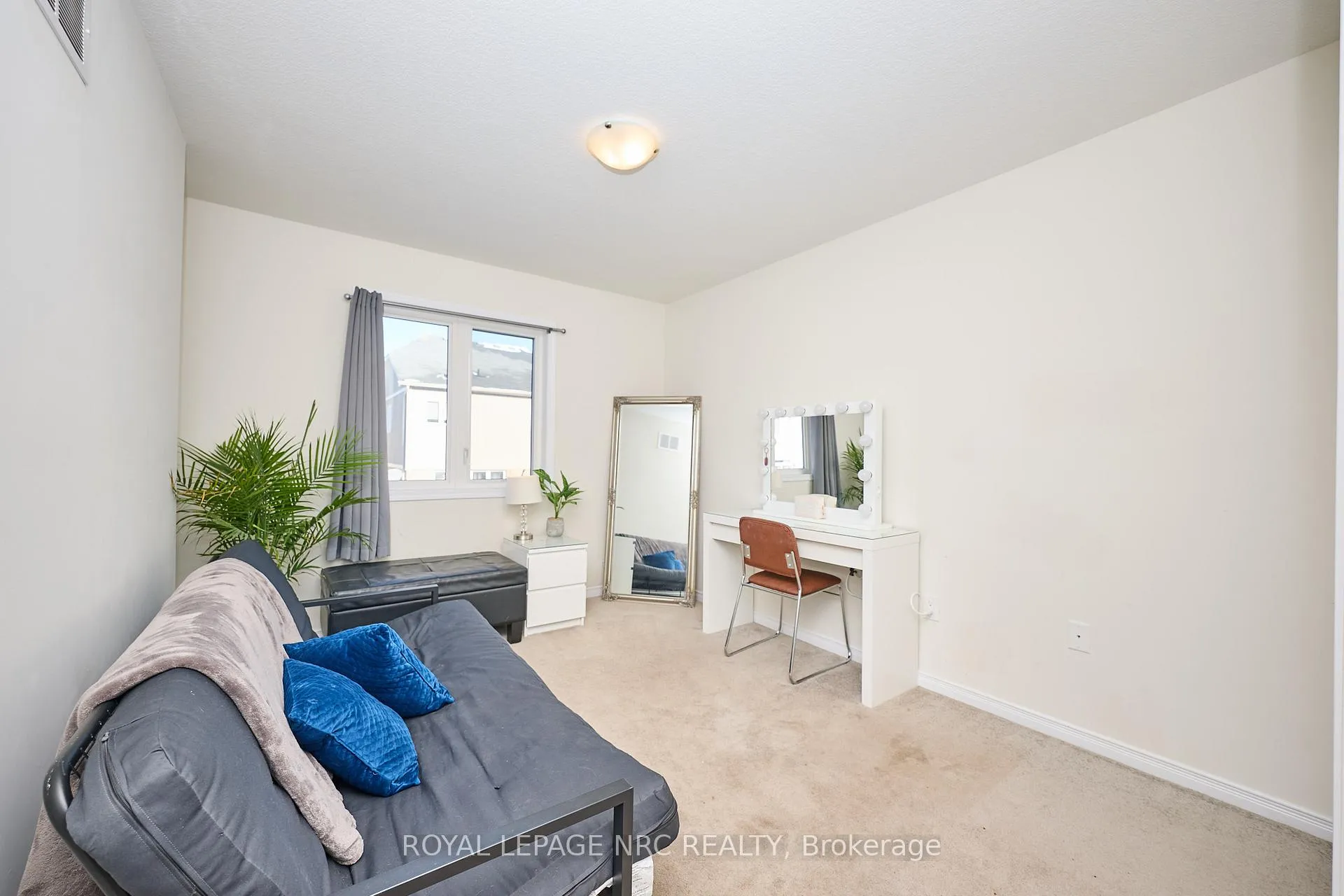 Photo 22 of 7759 White Pine Crescent, Niagara Falls, Brown — HOMEH