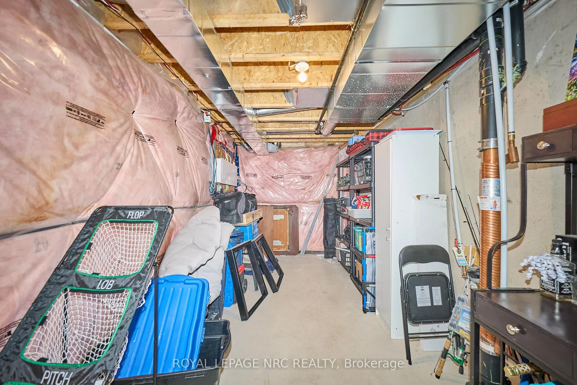 Photo 27 of 7759 White Pine Crescent, Niagara Falls, Brown — HOMEH