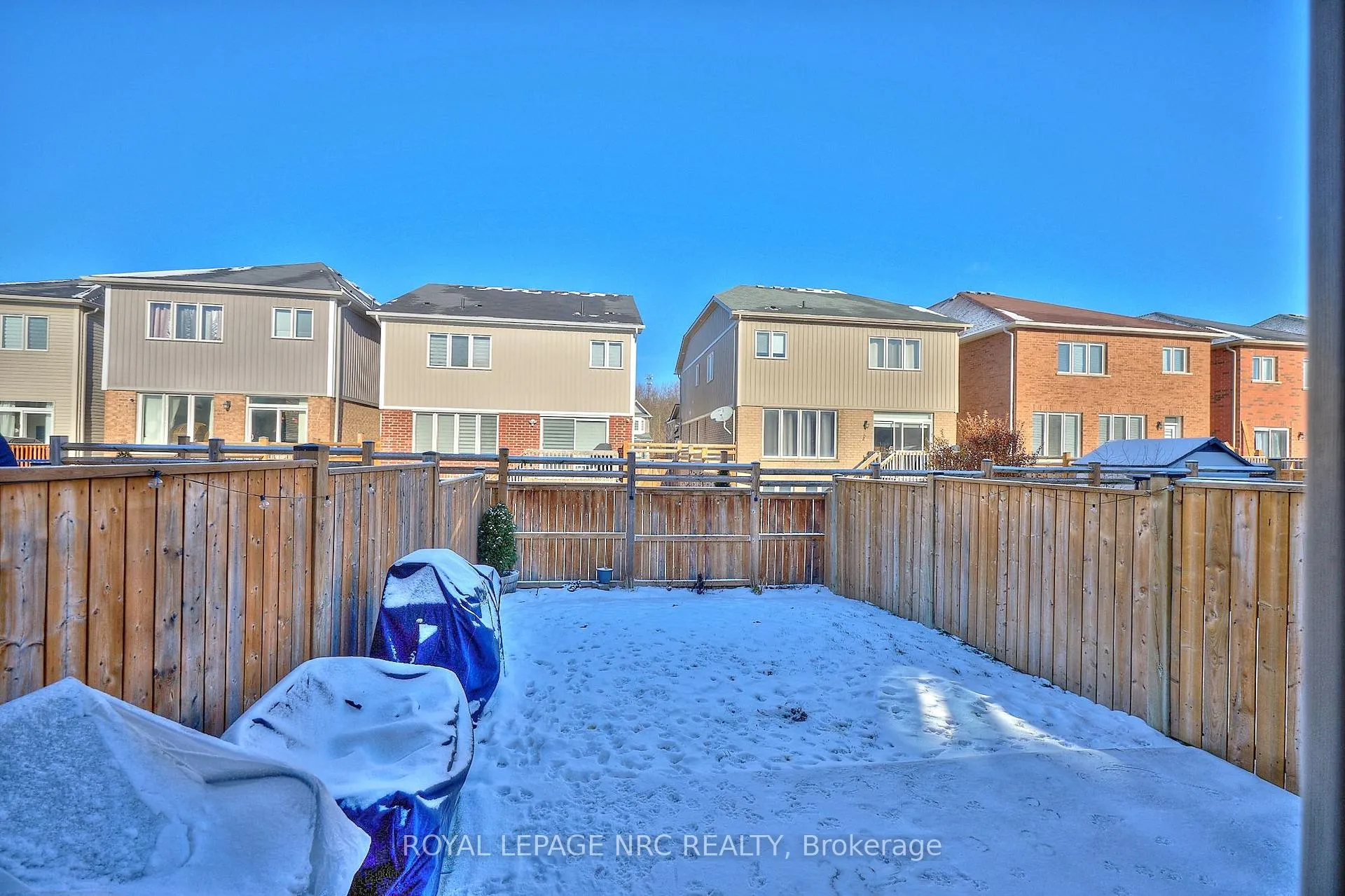 Photo 28 of 7759 White Pine Crescent, Niagara Falls, Brown — HOMEH