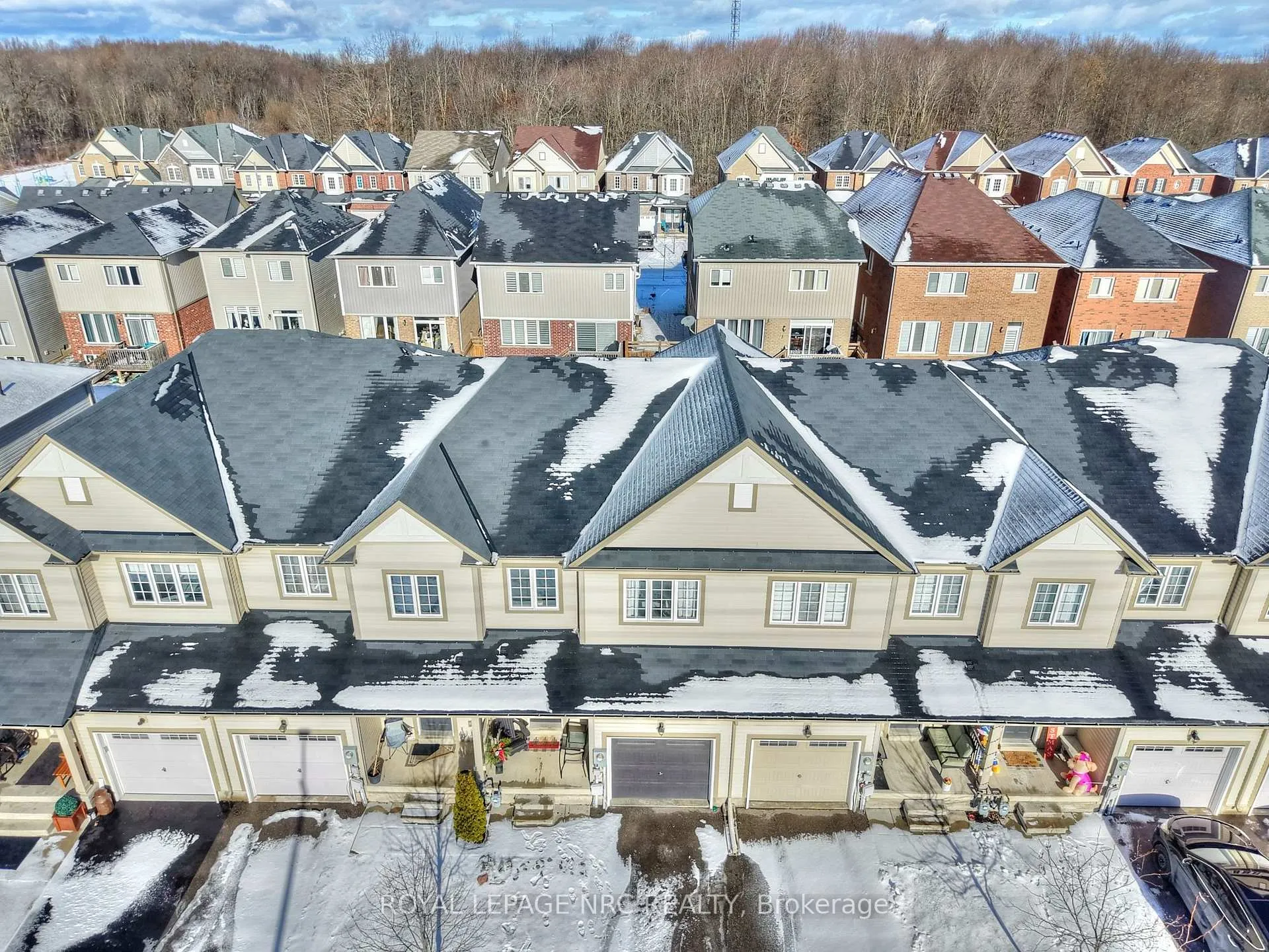 Photo 30 of 7759 White Pine Crescent, Niagara Falls, Brown — HOMEH