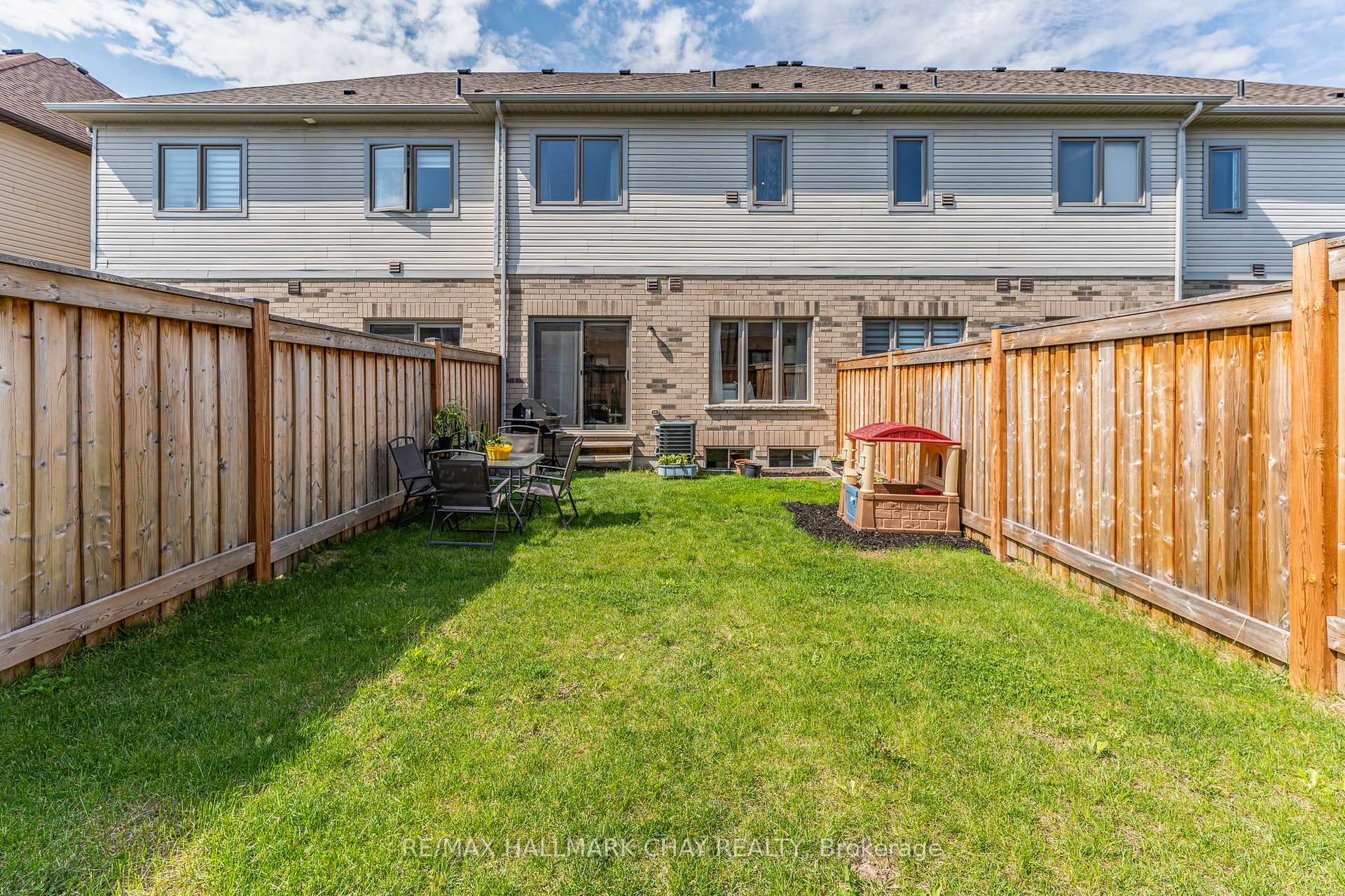 Photo 6 of 31 Arnold Crescent, New Tecumseth, Alliston — HOMEH