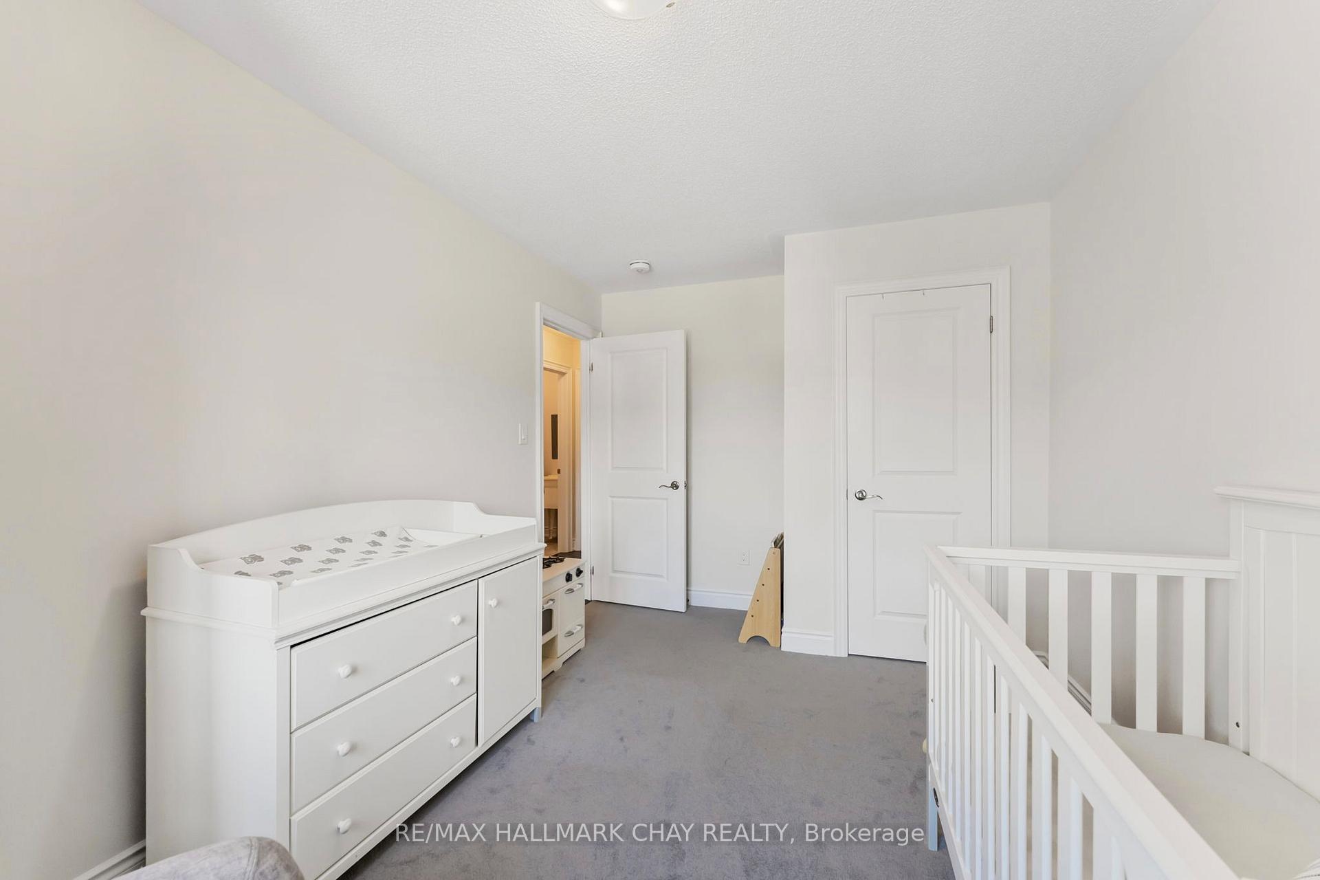 Photo 11 of 31 Arnold Crescent, New Tecumseth, Alliston — HOMEH