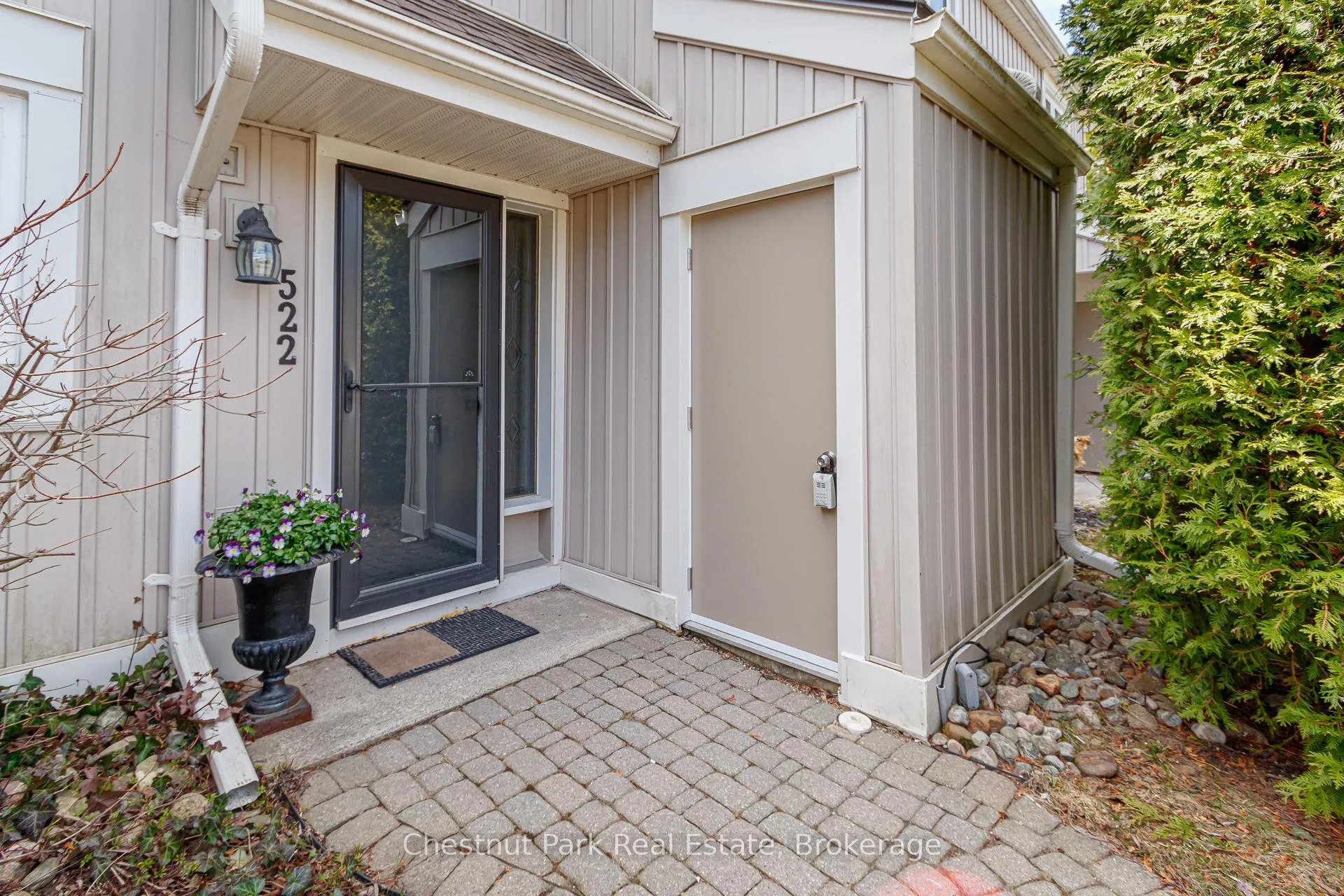 Photo 4 of 522 Oxbow Crescent, Collingwood — HOMEH