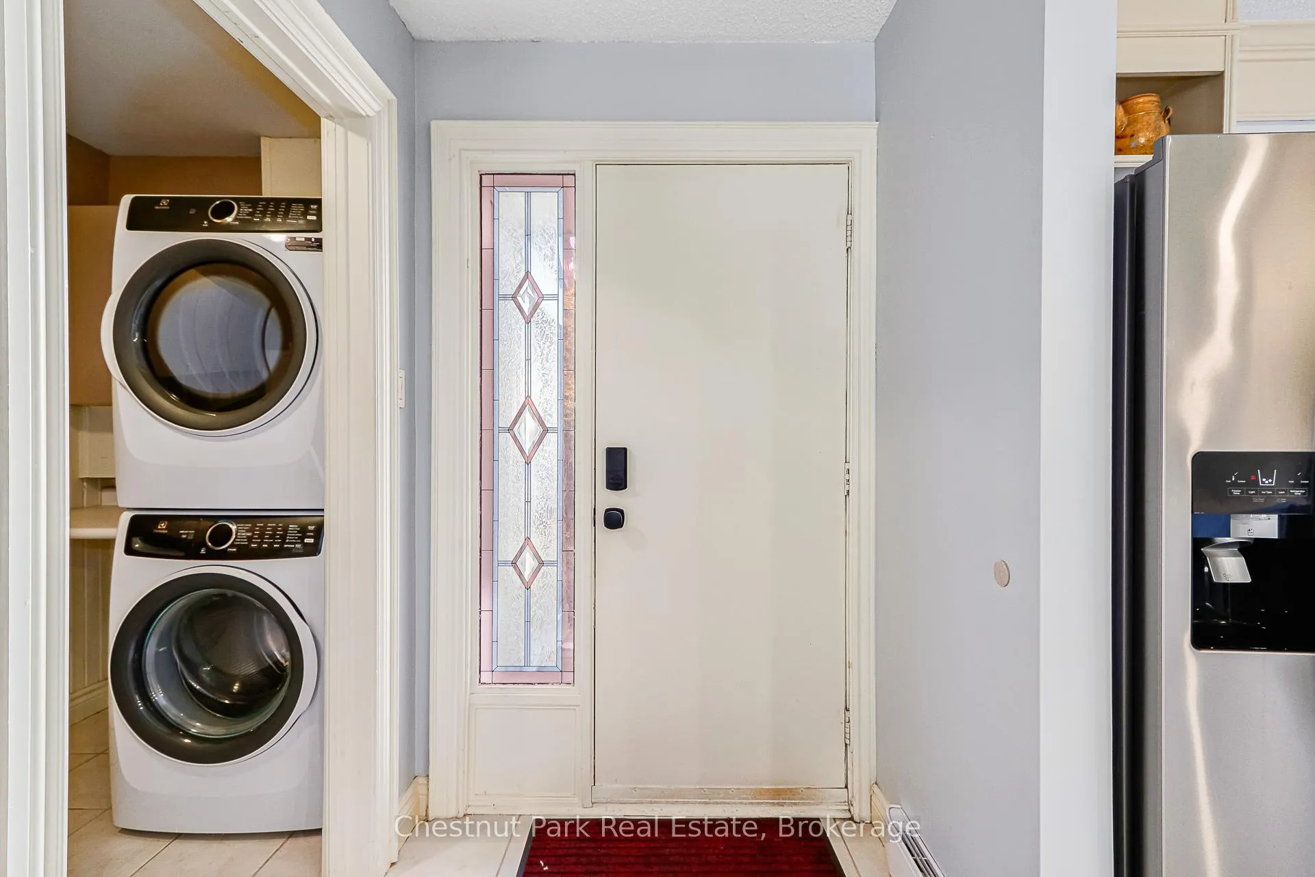 Photo 5 of 522 Oxbow Crescent, Collingwood — HOMEH