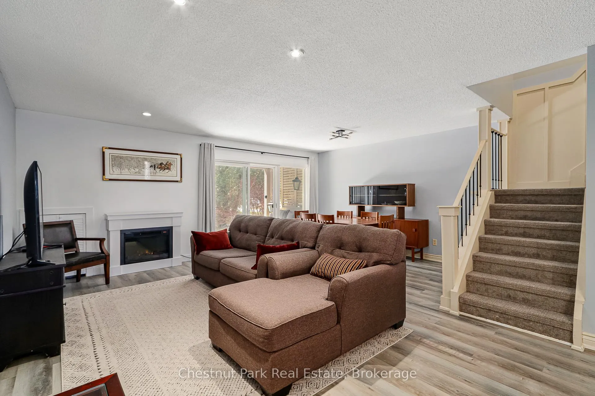 Photo 8 of 522 Oxbow Crescent, Collingwood — HOMEH