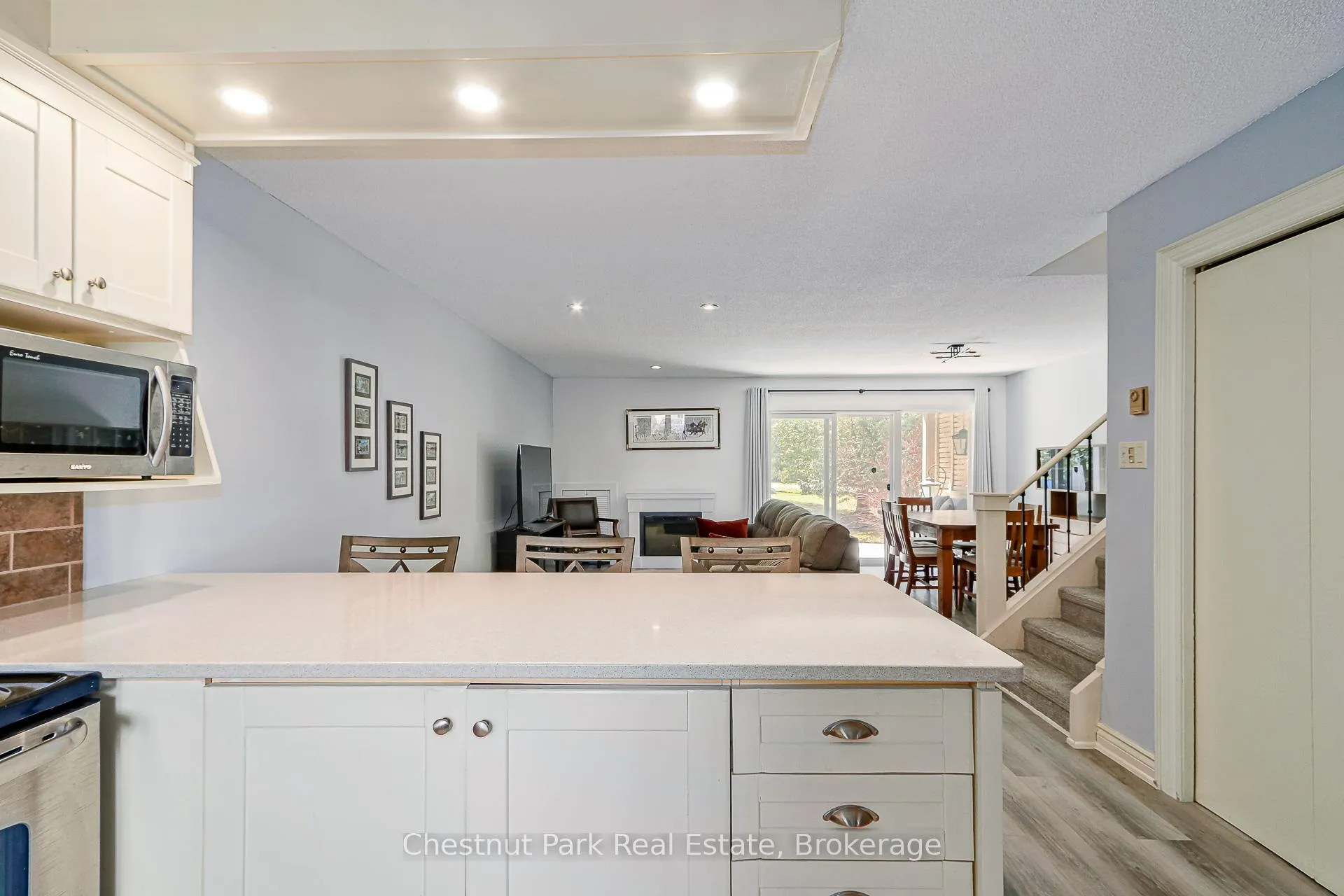 Photo 11 of 522 Oxbow Crescent, Collingwood — HOMEH