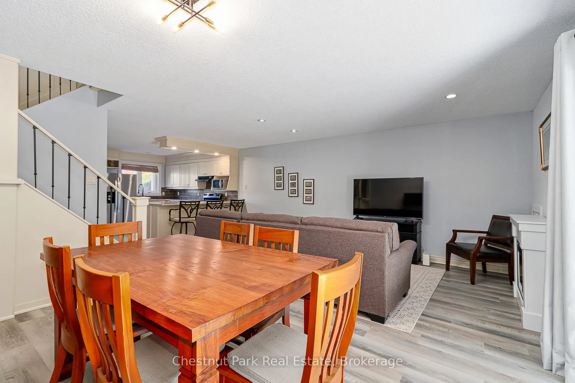 Photo 15 of 522 Oxbow Crescent, Collingwood — HOMEH