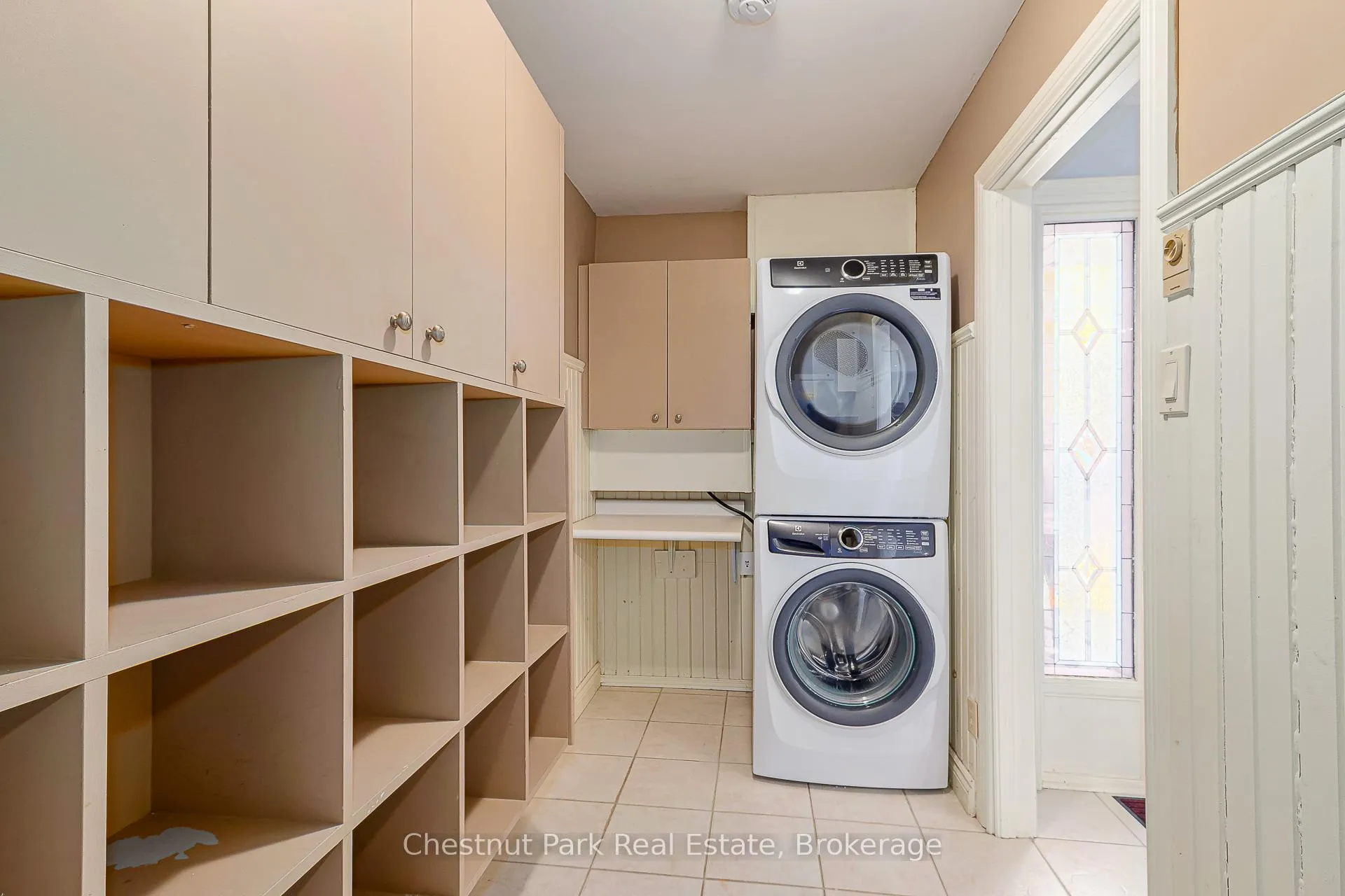 Photo 28 of 522 Oxbow Crescent, Collingwood — HOMEH
