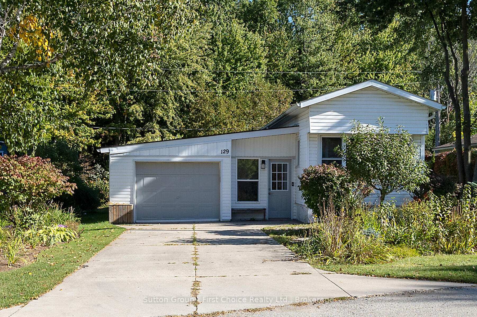 Photo 1 of 129 Ash Street, Perth East, Crystal Lake — HOMEH