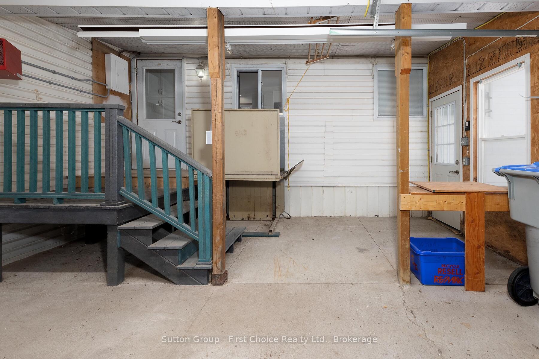 Photo 5 of 129 Ash Street, Perth East, Crystal Lake — HOMEH
